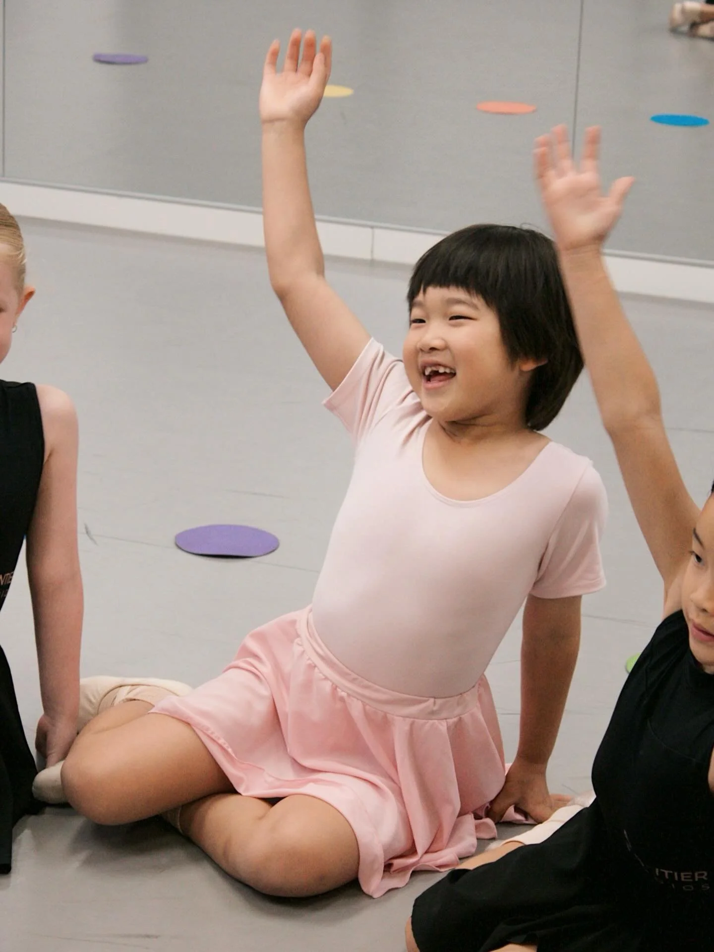 There&rsquo;s just something about dance that can light little ones up from the inside out and seeing smiles like this are why we love what we do 💛🩰

We&rsquo;d love to welcome you in for a trial and show you what makes Frontier special! 

Send us 