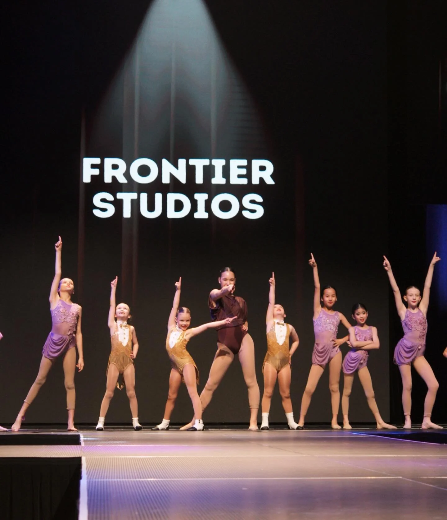 TEAM Frontier on stage 📸

#FrontierStudios #brisbanefamilies #Brisbanedance #performingarts #Brisbanekids