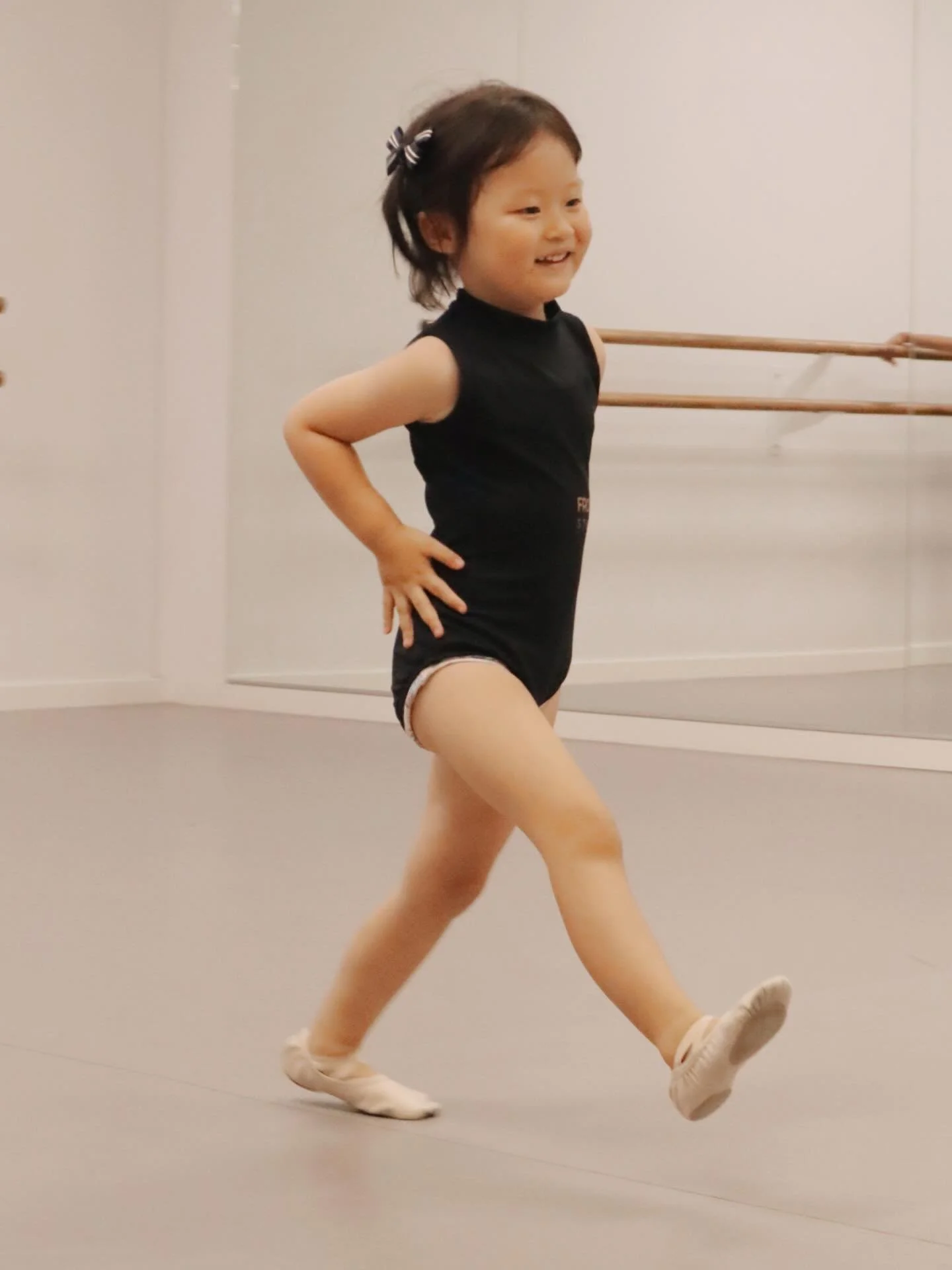 The sweetest little hops and gallops 〰️

#FrontierStudios #Brisbaneballet #brisbanefamilies #Brisbanedance #tingalpadance
