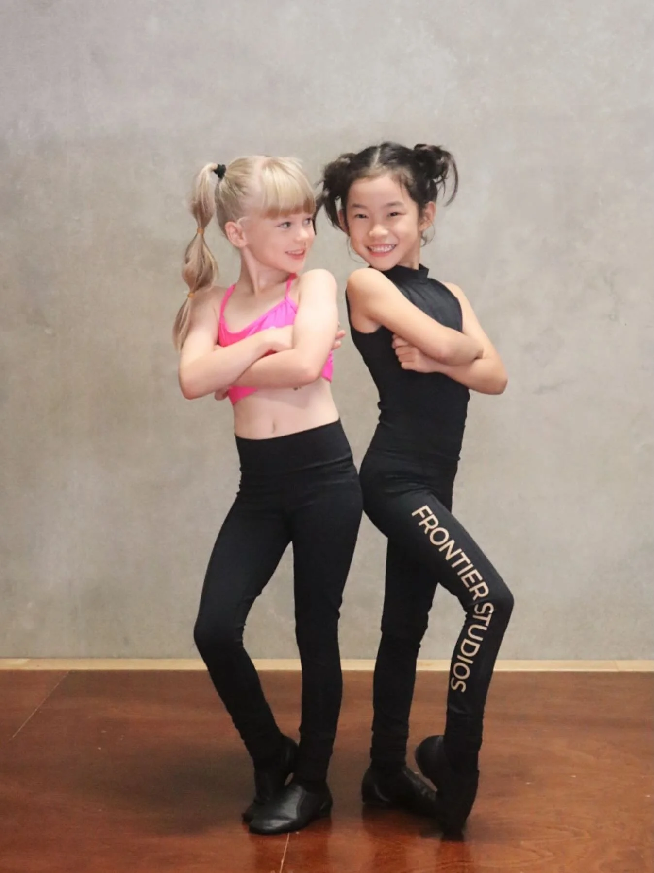 Growing strong, together 💗

#frontierstudios #brisbanedance #dancebesties #growingstronger #brisbanekids