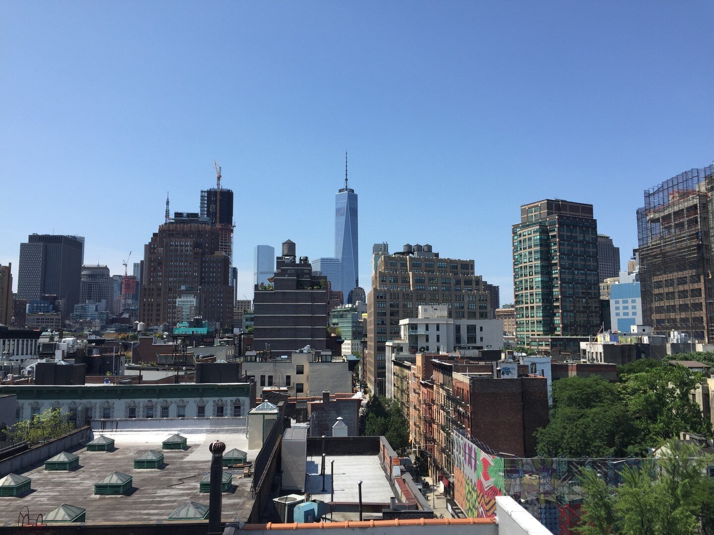 Freedom Tower &amp; clear blue skies! 😍
🏙️
🚕
🗝️
🥨
💁&zwj;♀️
#manhattan #nycviews #nycskyline #nycrealtor #nycrealestate #nycsun #midtown #views #realestatenyc #ilovenyc #nyc #skyscraper #nyclights #summertime #uptown #downtown #newyorkcity #city