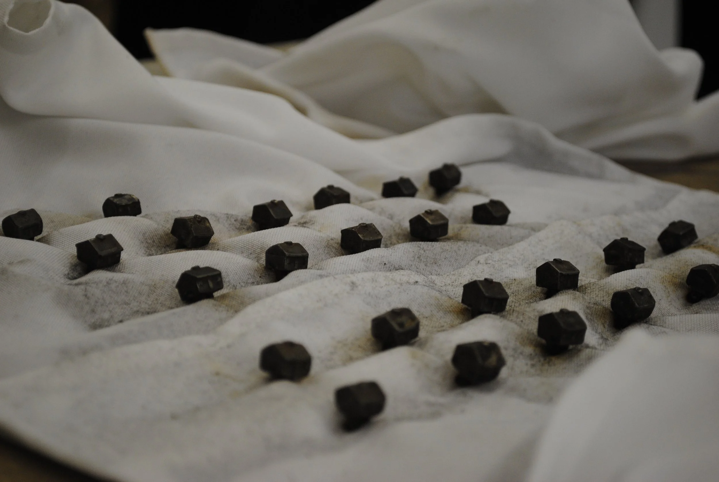 SOCIAL CAPITAL - Cast Iron and Polyester Dining Napkins. 28" x 12" x 3"