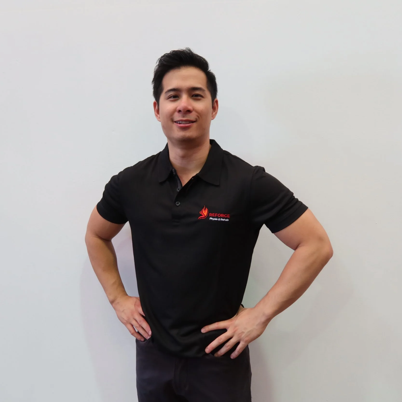Jonathan Teo Physiotherapist:  Specialises in headaches and neck pain, sporting shoulder and hip, sports movement analysis and optimisation, vestibular rehab, and post-op rehab (total hip/knee replacement, ACL reconstruction)