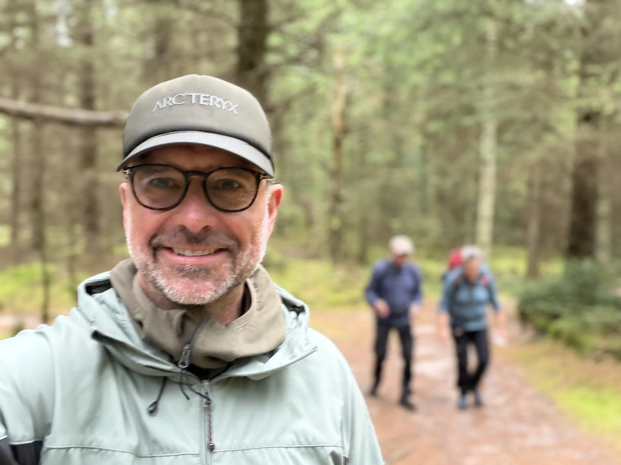 Søren Kottal Eskildsen på en MindHike-vandring med Skanderborg Kommunes direktion
