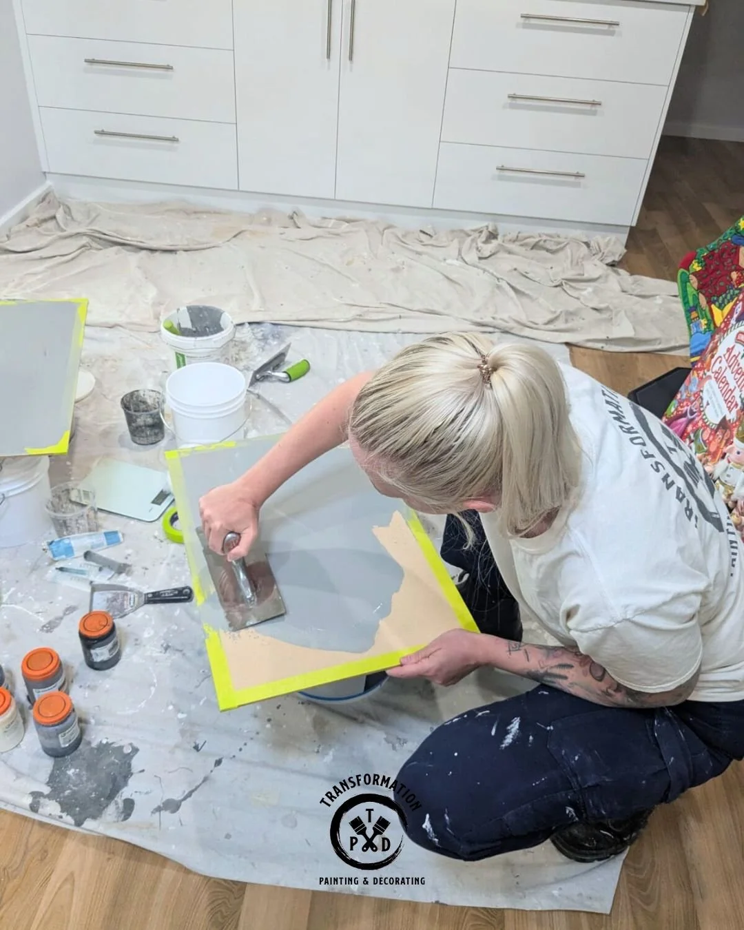 Microcement & Liquid Metal - Close Up  Frieda.jpg