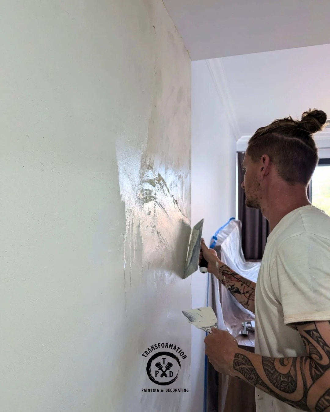 Microcment Painter Cairns, Liquid Metal FX Cairns, Bathroom Renovation Cairns, Cairns Painter, Cairns Painters, Painters Cairns