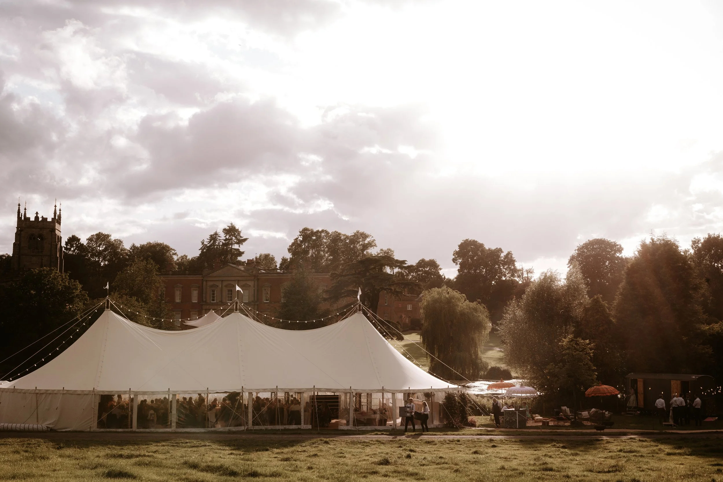 How much does a marquee wedding cost?