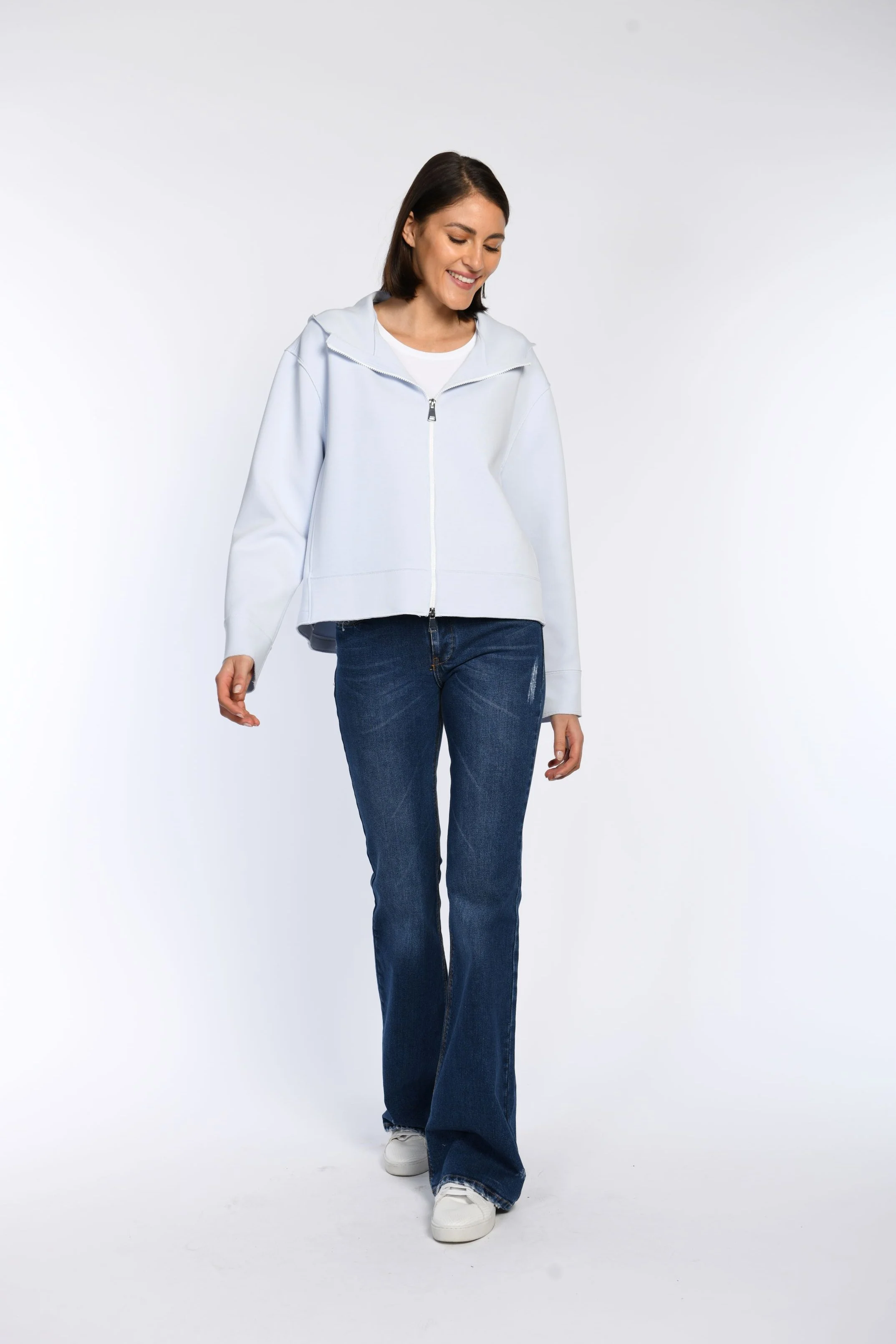 sweatjacke-damen-blau-white-label-by-rofa-front.JPG