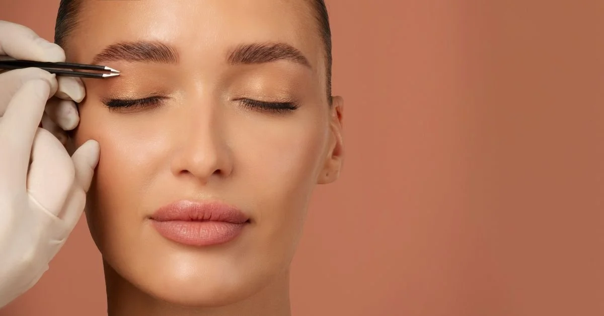 How To Choose Between a Natural and Bold Brow Look