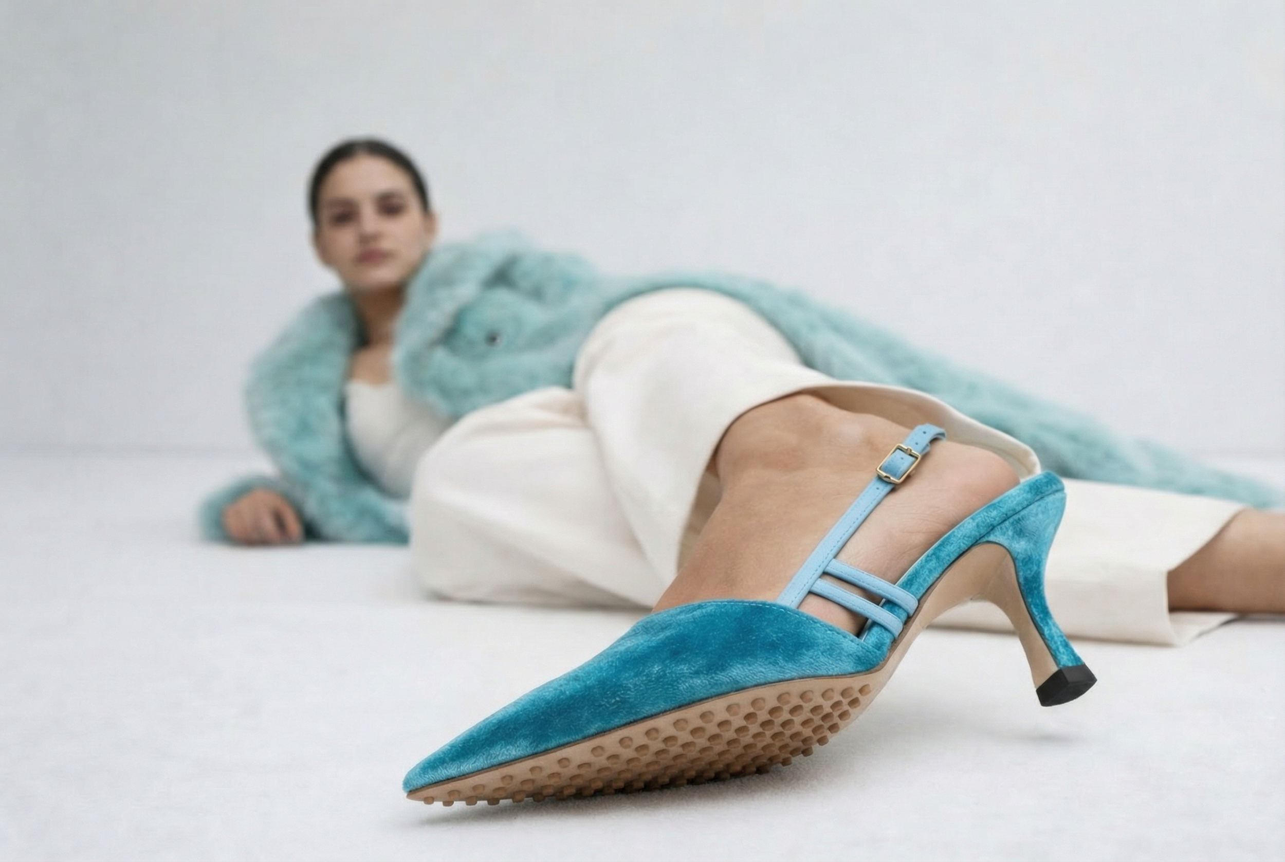 Elle Turquoise 7.png