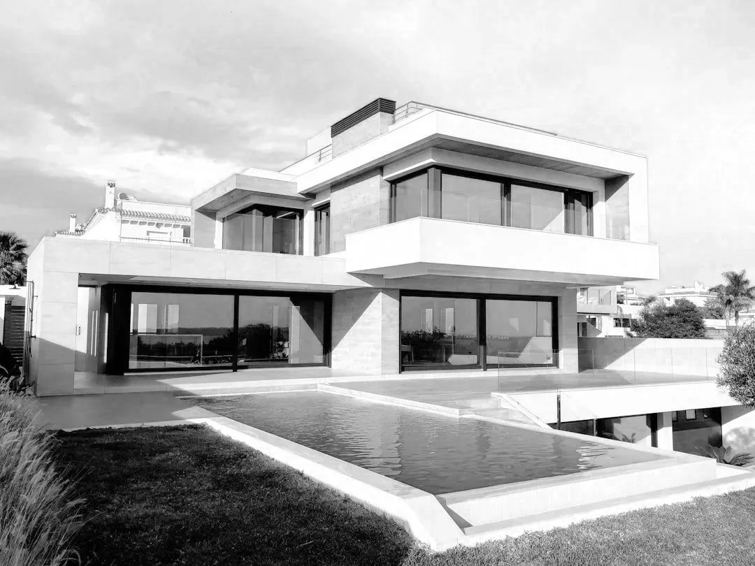 The Anxiety of the Modern House