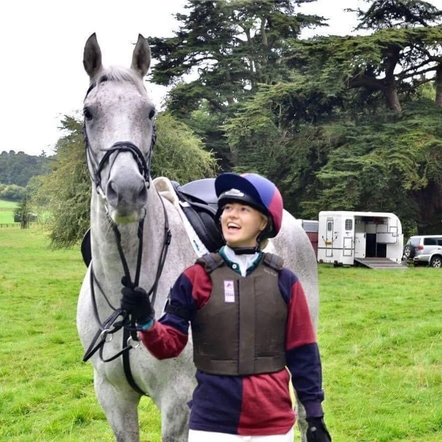🌟 Hello, and welcome to Alice Hodgson Physiotherapy 🌟 

🐎 A little bit about me: I am a Chartered Physiotherapist Specialising in Veterinary Physiotherapy in the Bristol and Bath area. I qualified with a BSc (Hons) in Physiotherapy from Sheffield 
