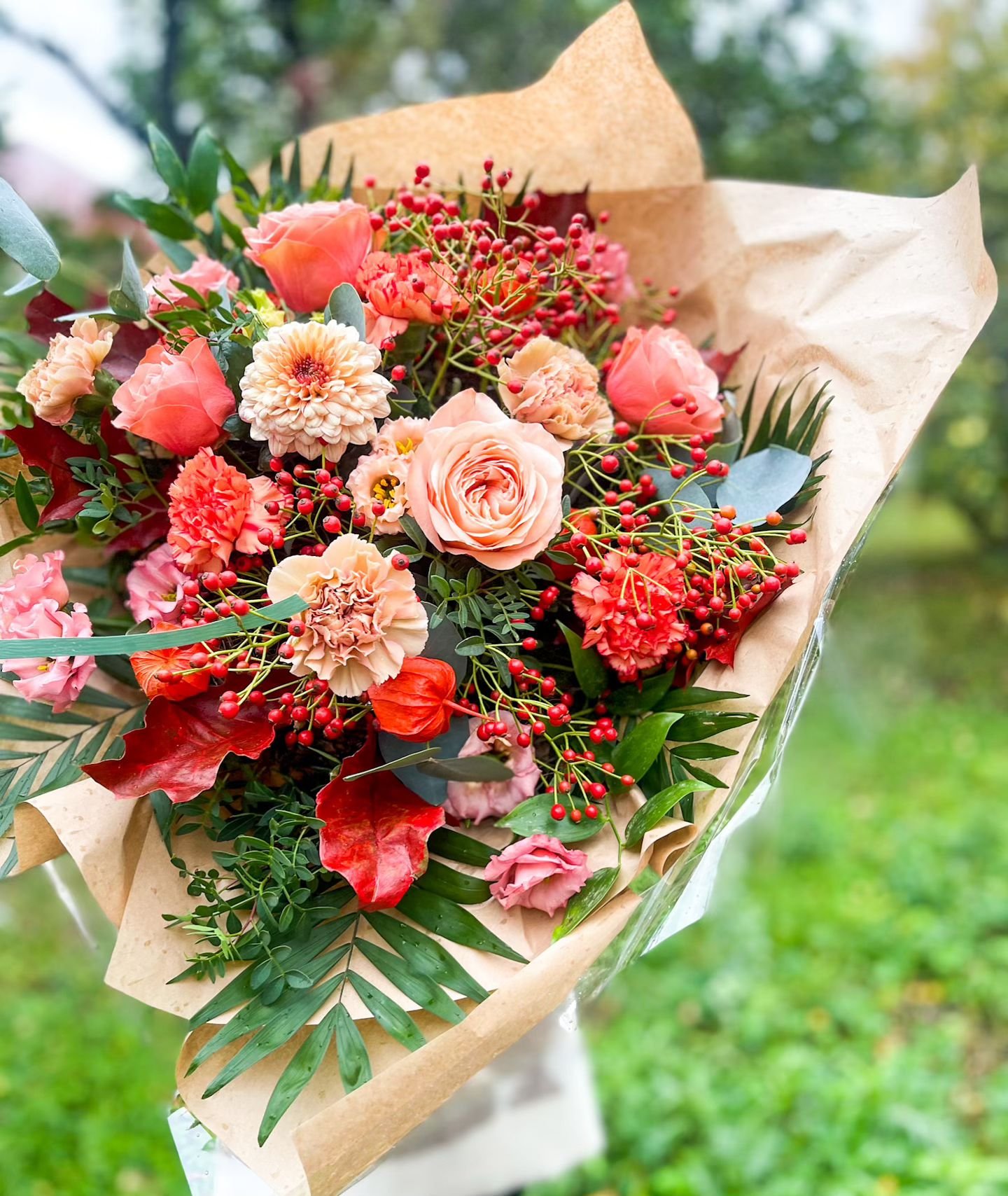 Kivaa lokakuun viimeist&auml; viikkoa!🧡✨

Nyt ois tarjolla sylint&auml;ydelt&auml; syksyisi&auml; v&auml;rej&auml;, kenen lemppareita?🍂

#floristi #kukkakauppa #kukkakimppu #leikkokukkakimppu #syysv&auml;rit #j&auml;rvenp&auml;&auml; #kukkiaarkeenj