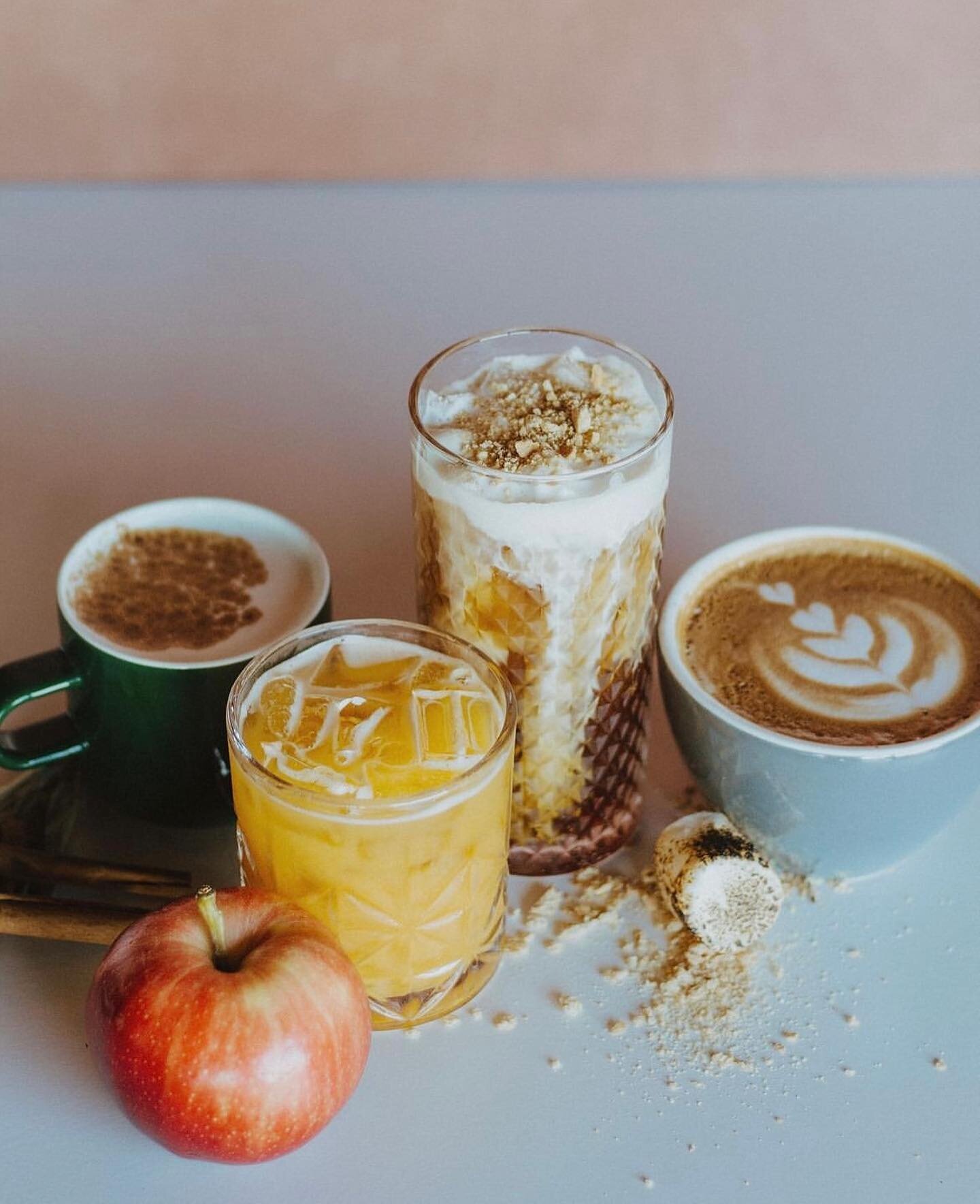 Have you tried @likewisecoffeetx fall menu!? The Spiced Pumpkin Punch will make you go &ldquo;oh my gourd!&rdquo; Speaking of gourds&hellip;they are hosting a Pumpkin Painting for mamas and littles on Monday, details in the post👆🏽