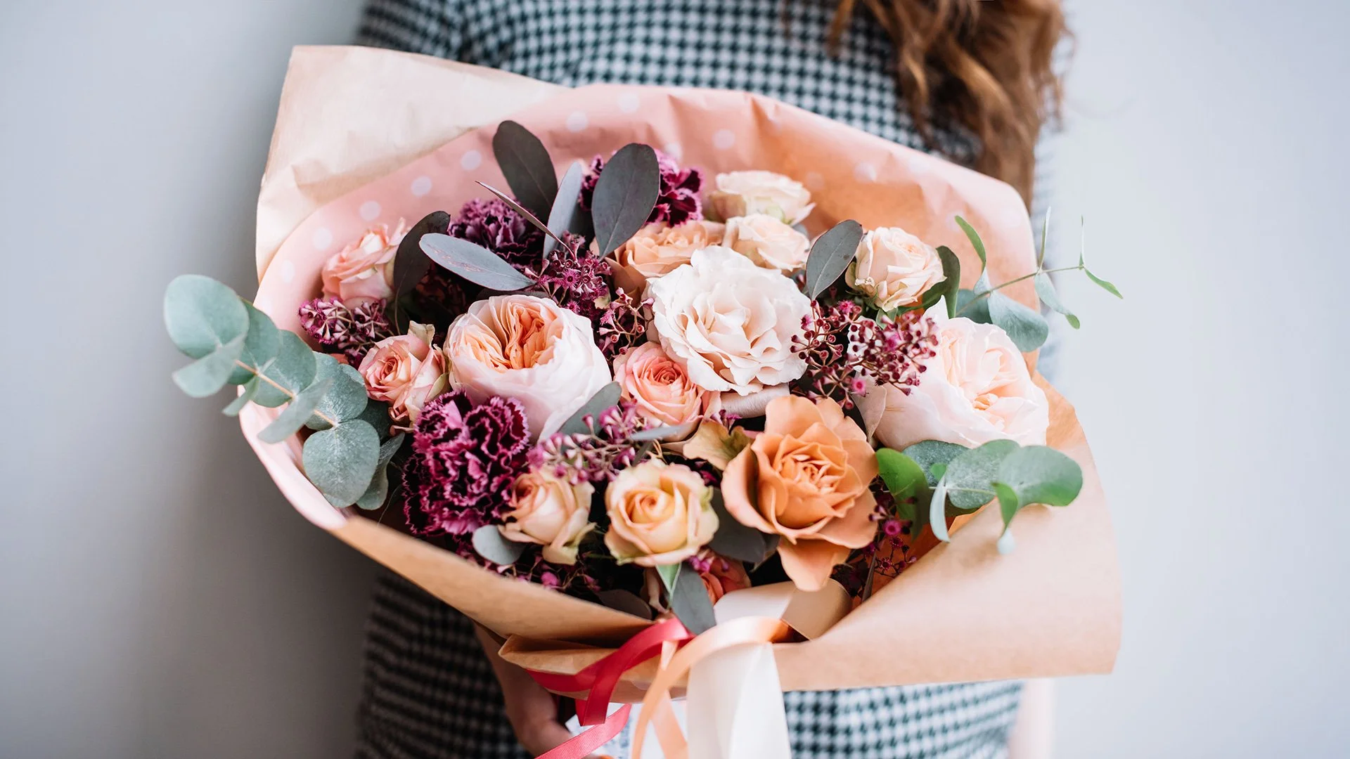 Divorcing mother holding flowers