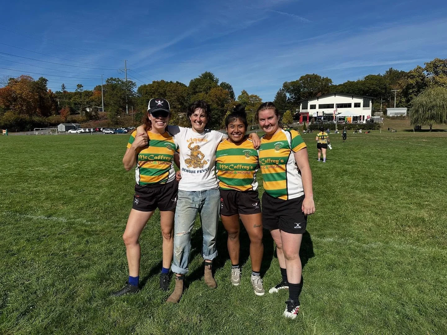 WHAT A SATURDAY! A few of your Lady Cutthroats headed out to Springfield, MA to team up with @rifleswomensrugby for an awesome 15s round robin!!!
Thank you for a great day of rugby and social! 

#womensrugby #womeninsports #rugby #saturdaysarugbyday