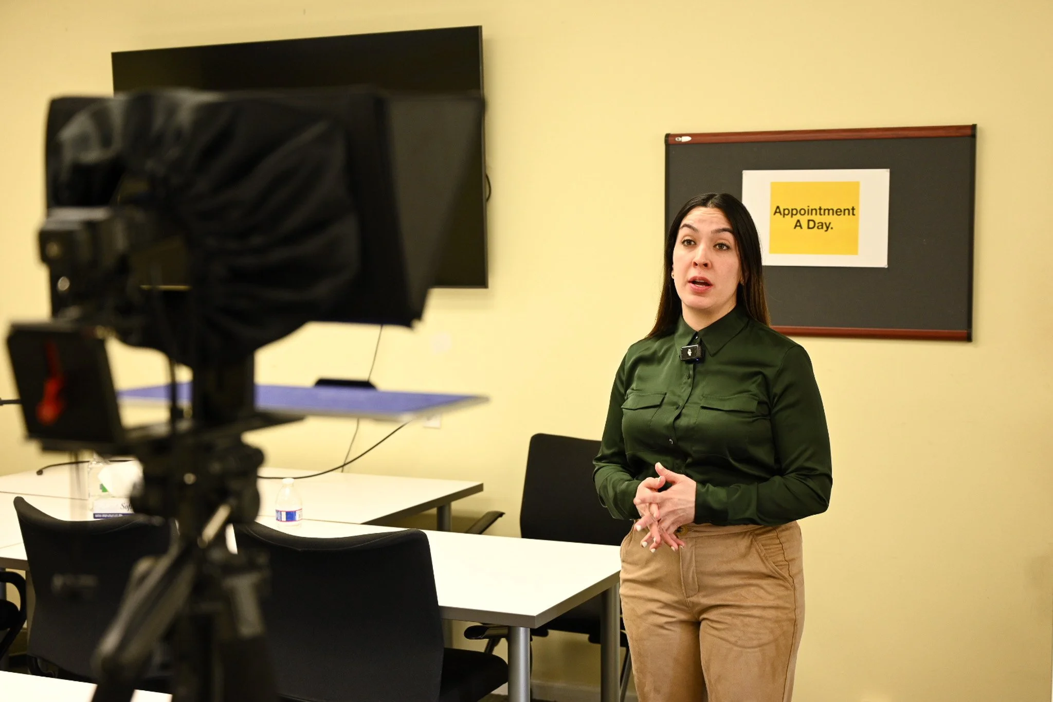 Realtor, Melissa Rivera in the middle of content session