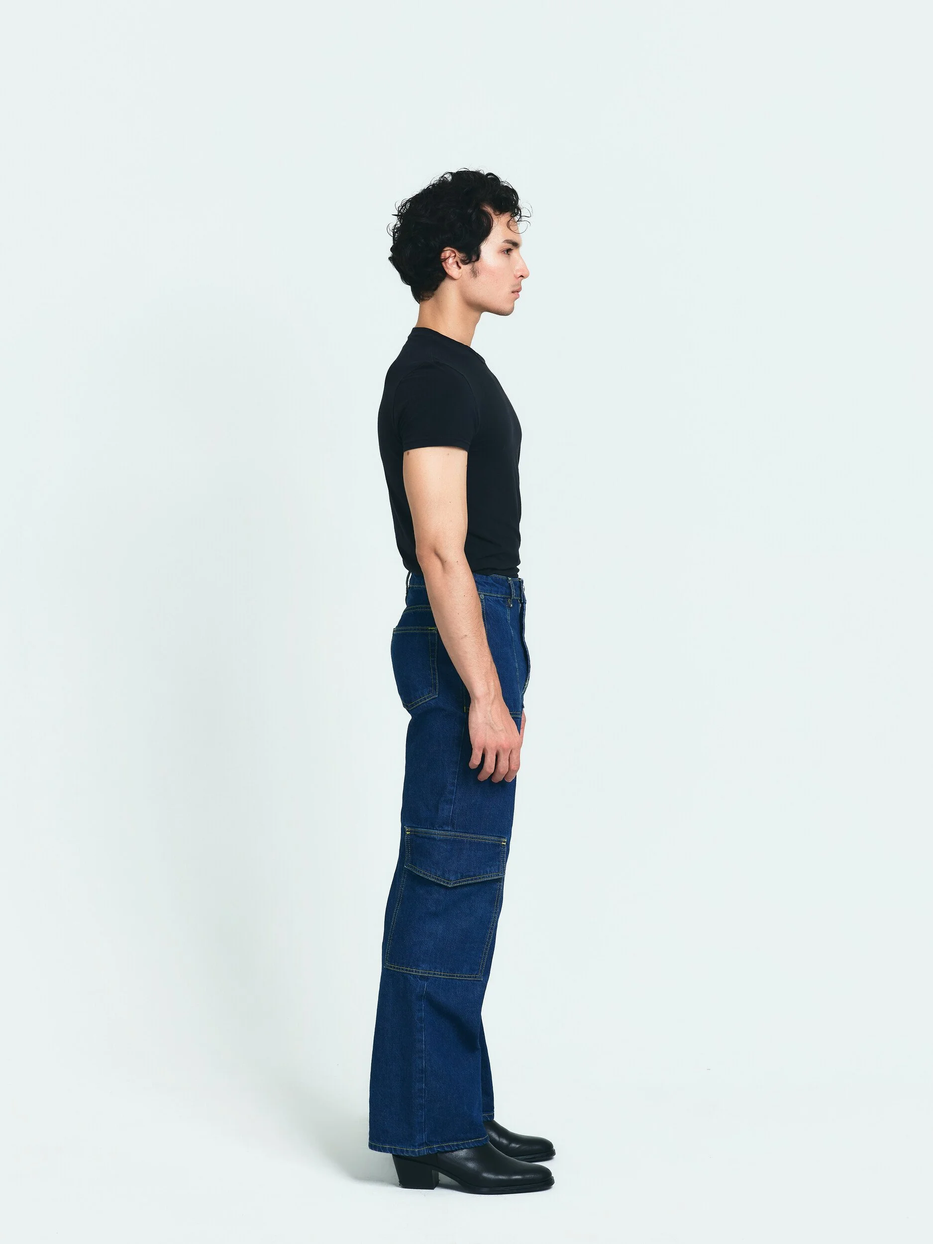 Model digitals: full-length side profile of the male model