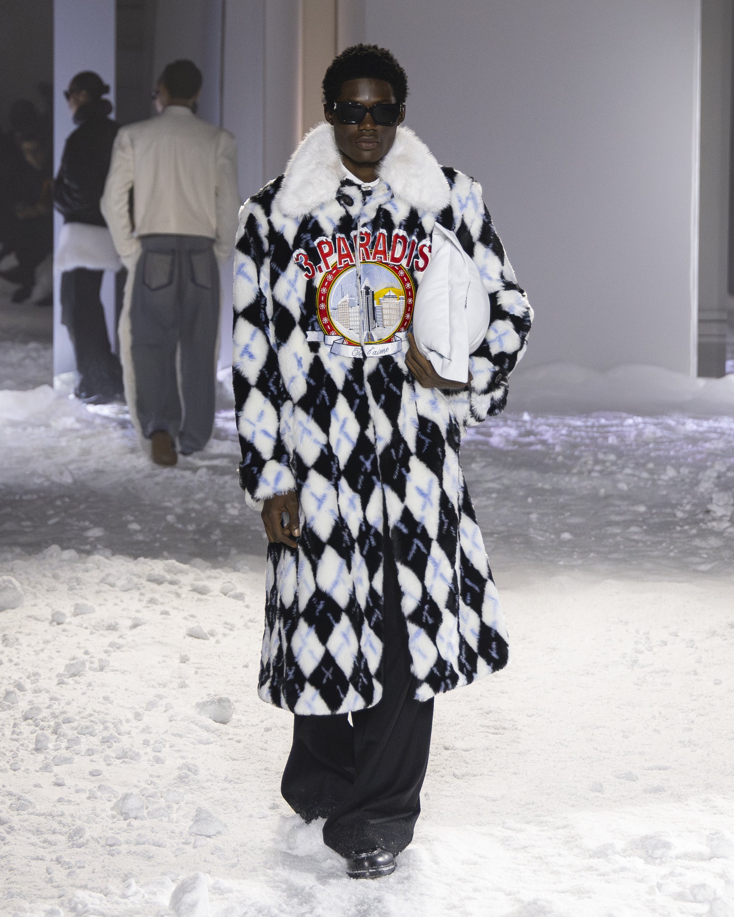 3.PARADIS MENSWEAR W2025 PARIS FASHION WEEK