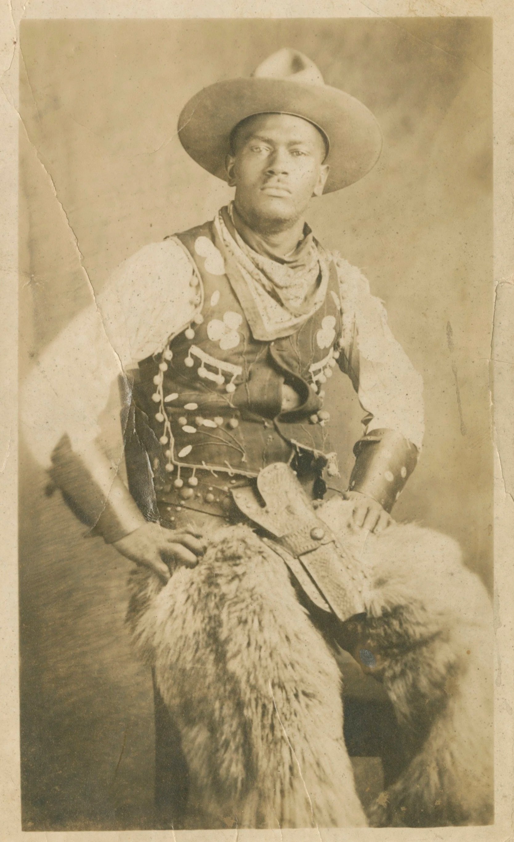 ★ c. early 1900s, studio portrait of a cowboy. Collection of the Smithsonian National Museum of African American History and Culture. Object ID 2014.37.35.16. 