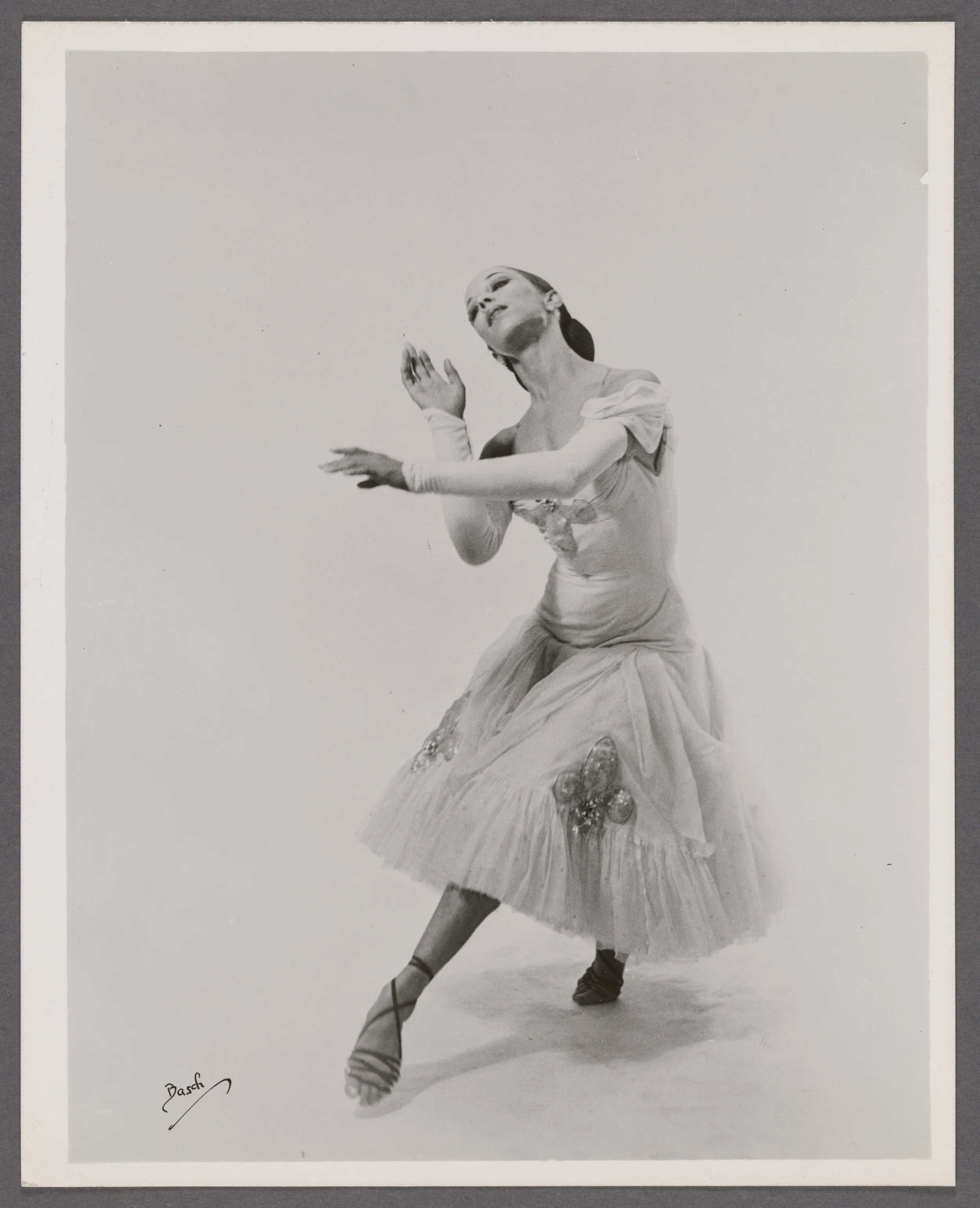 Janet Collins, prima ballerina in “La Gioconda.”

By Milton Meltzer
Joe Nash Black Dance Photograph Collection
Photographs and Prints Division. Schomburg Center for Research in Black Culture. The New York Public Library, Astor, Lenox, and Tilden Foun