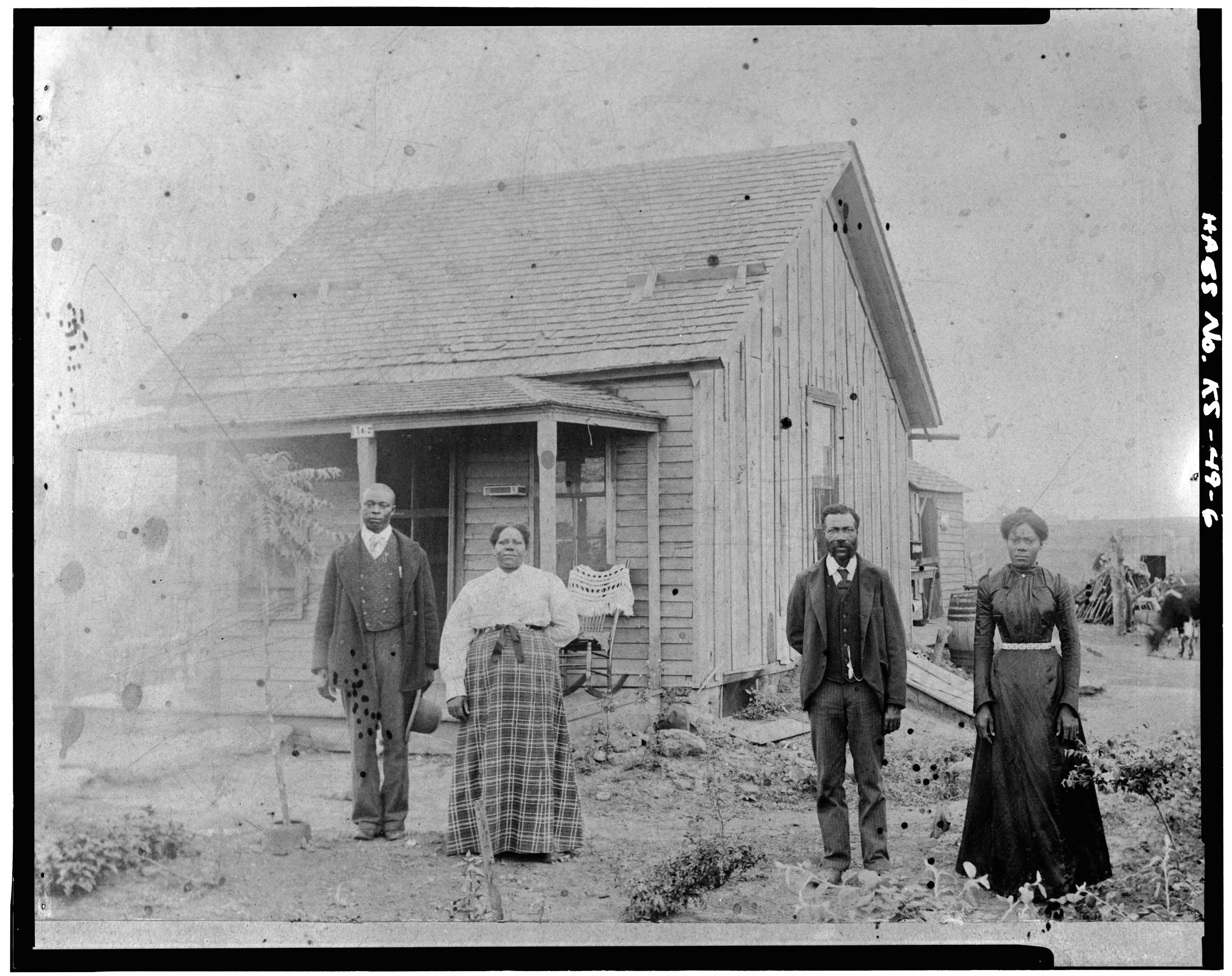 ★ c. 1870s - 1890s, Group portrait of the Bates Family, migrants from Tennessee to Nicodemus, Kansas. Library of Congress, Prints & Photographs Division, [HABS KANS, 33-NICO,1-6].