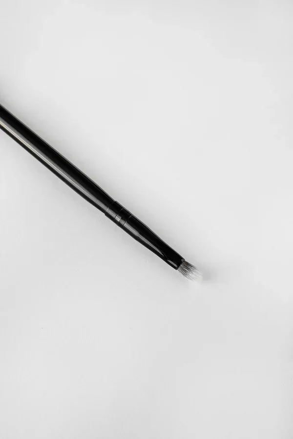 RONIA R-V10 - PRECISE FLUFFY EYE BRUSH
