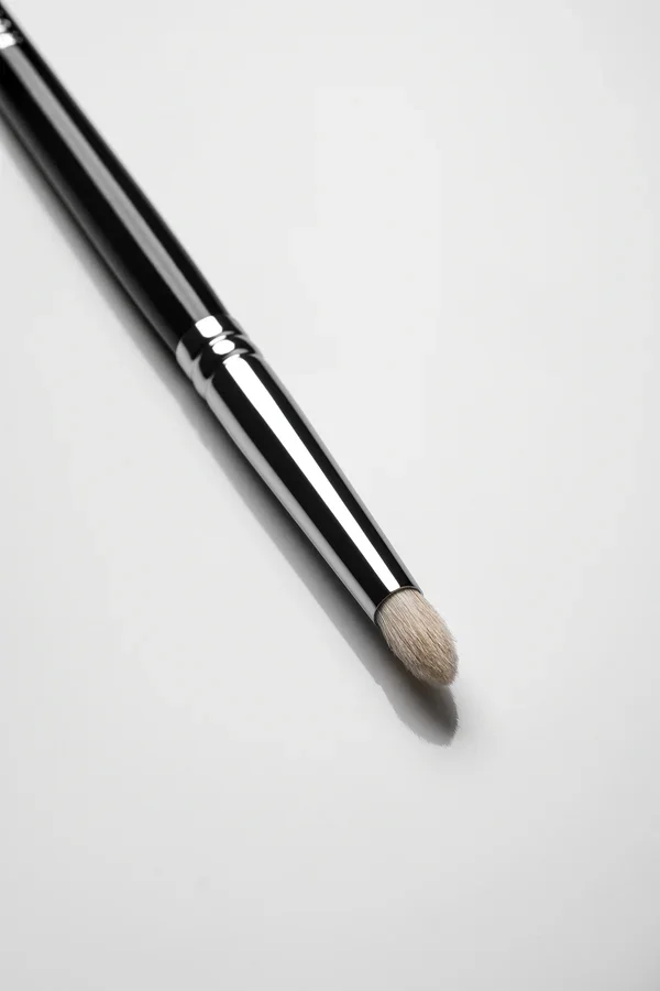 RONIA E9 - SMALL TAPERED BLENDING BRUSH