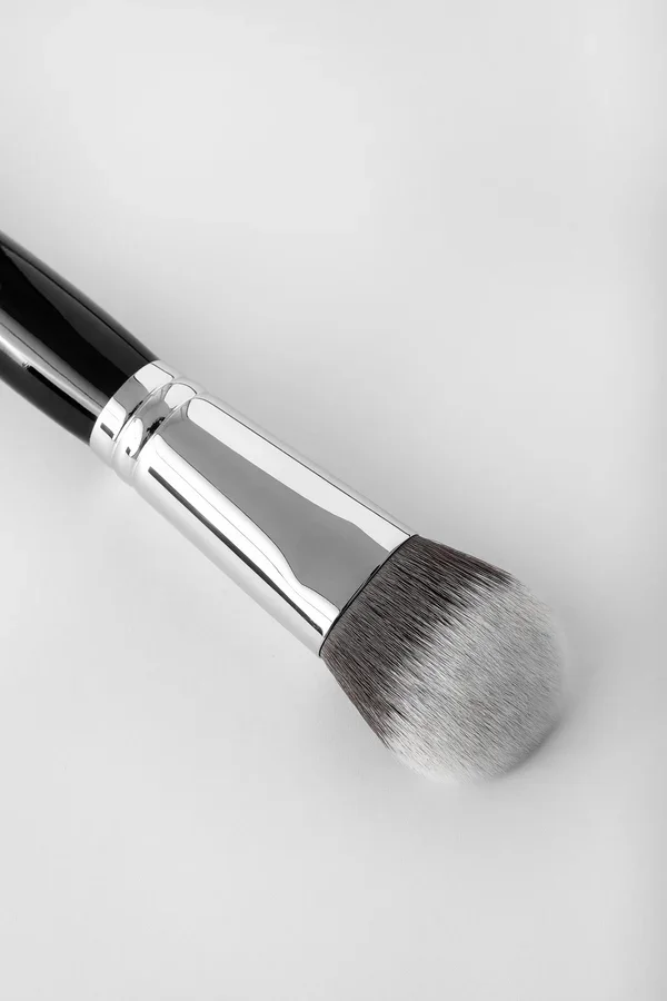 RONIA F11 - FOUNDATION SEAMLESS BRUSH
