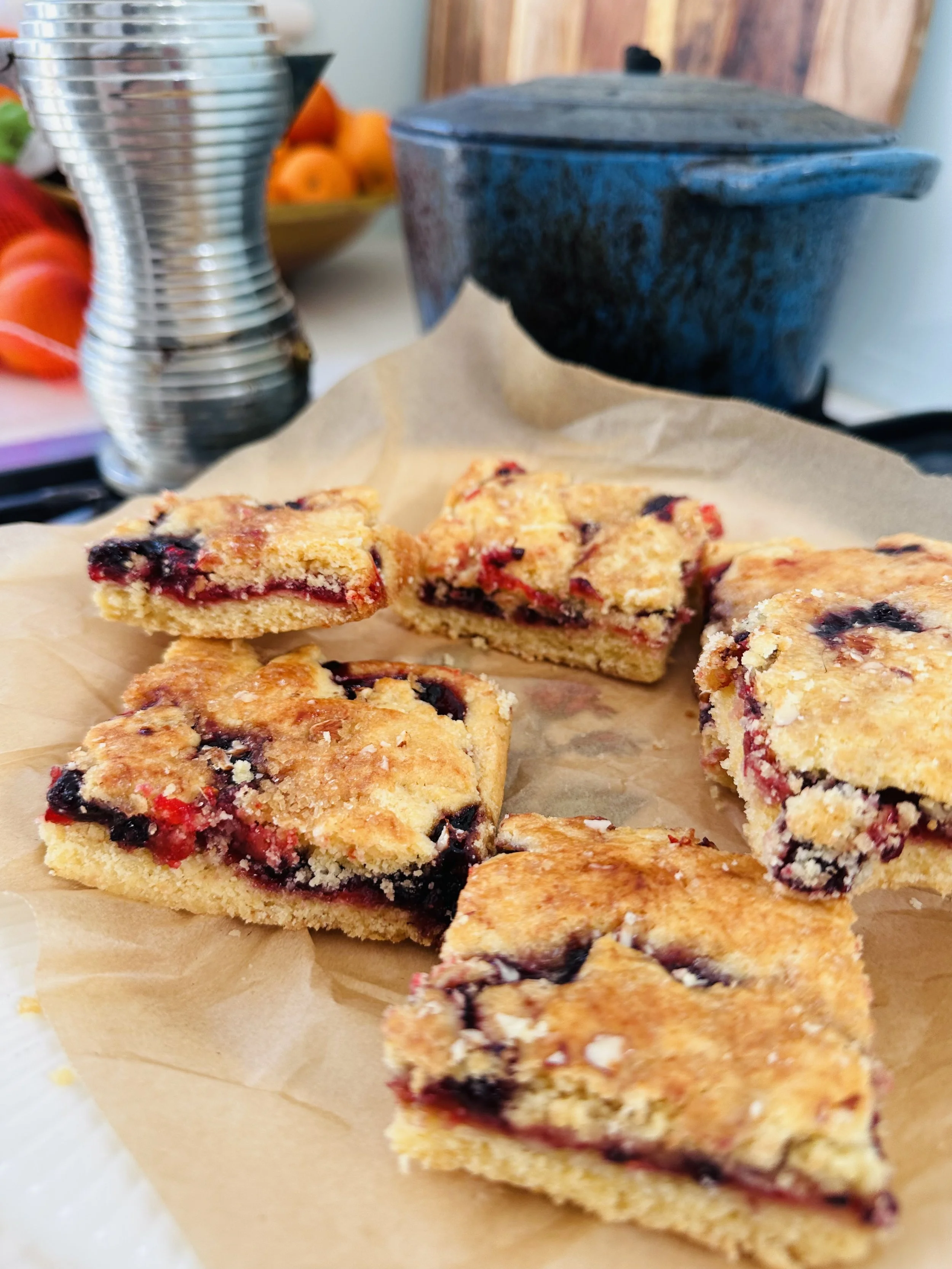 BERRY JAM SHORTCAKE TRAYBAKE