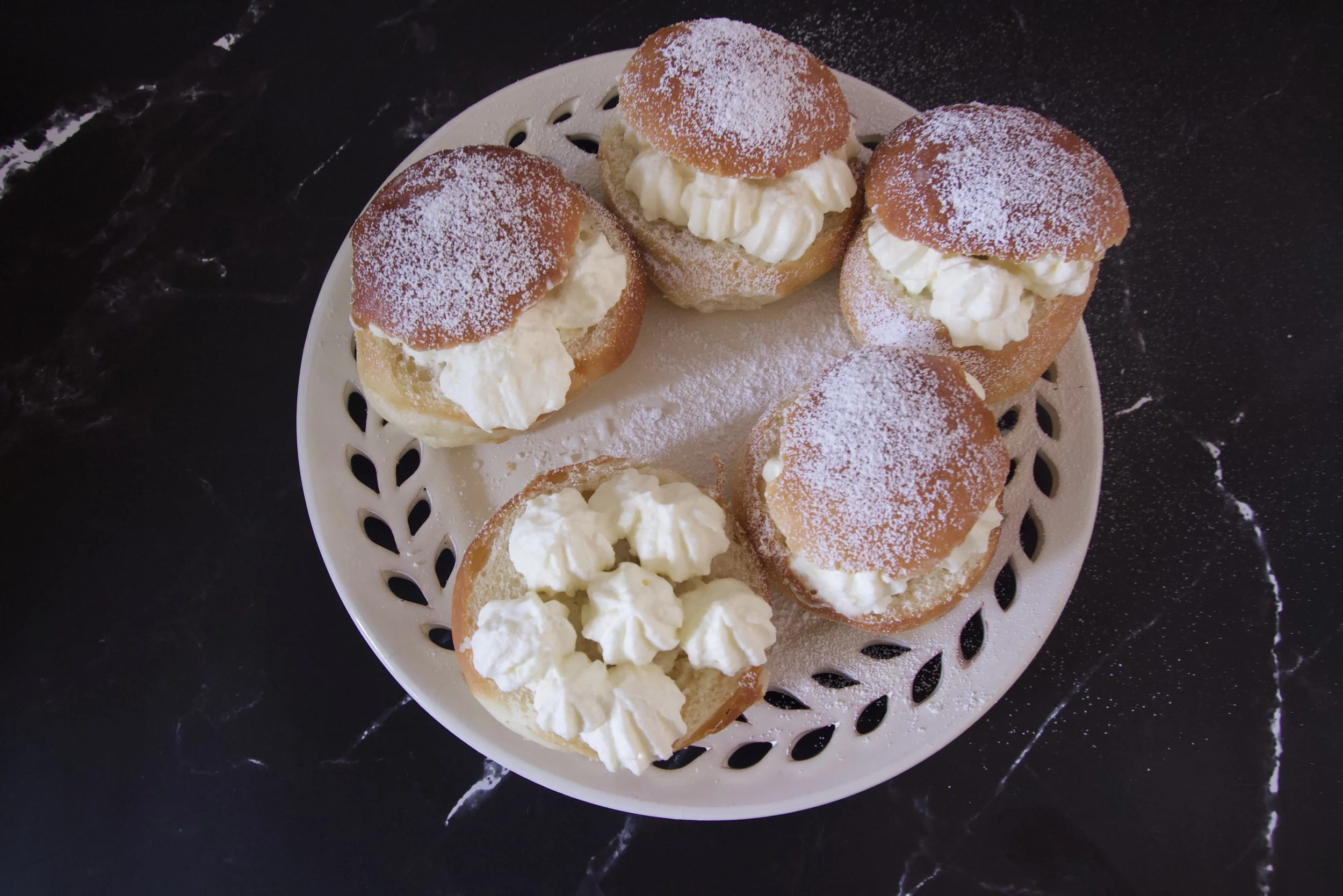 EASTER SEMLA BUNS