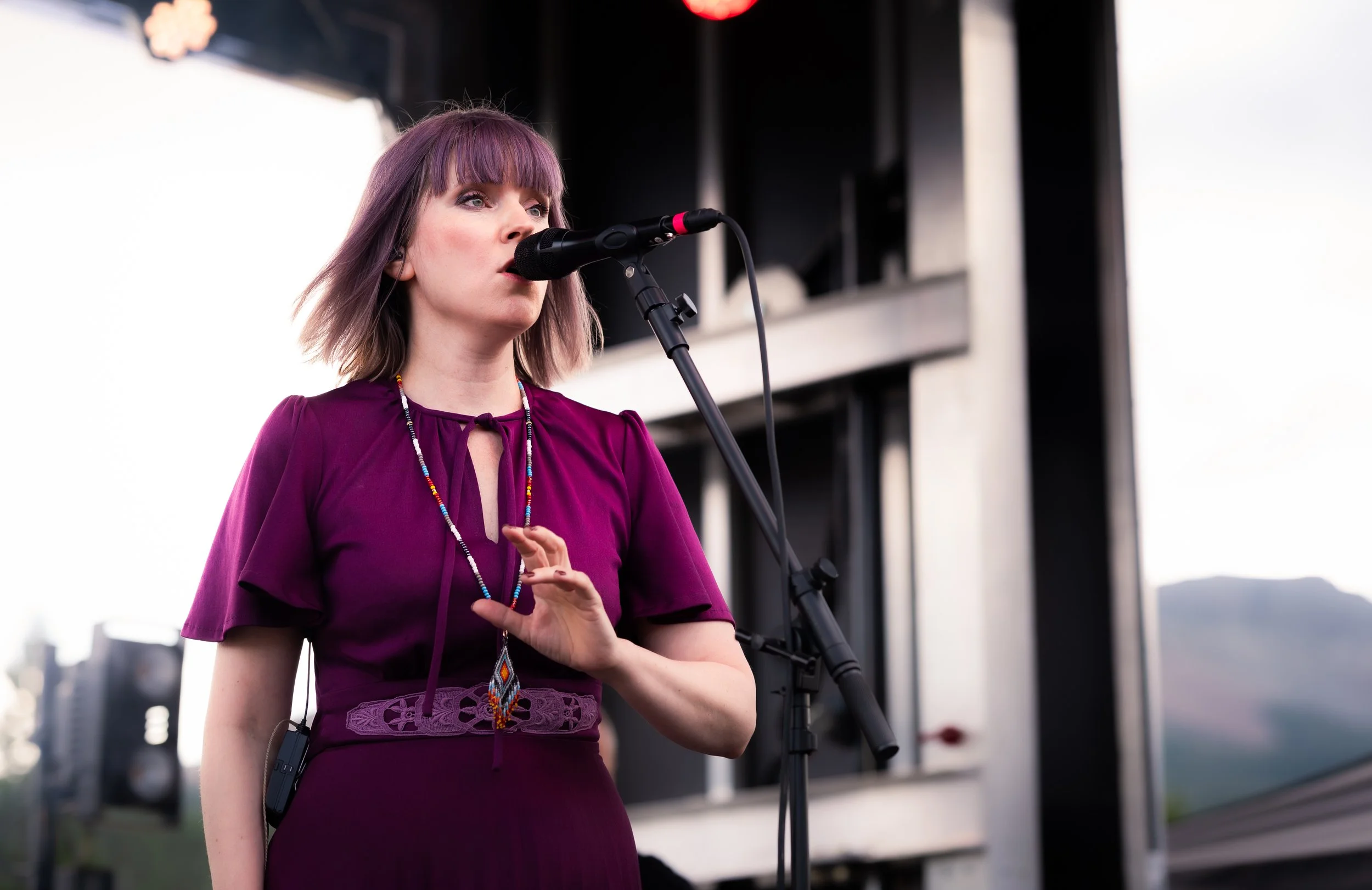Lindy-Fae Hella & Dei Farne