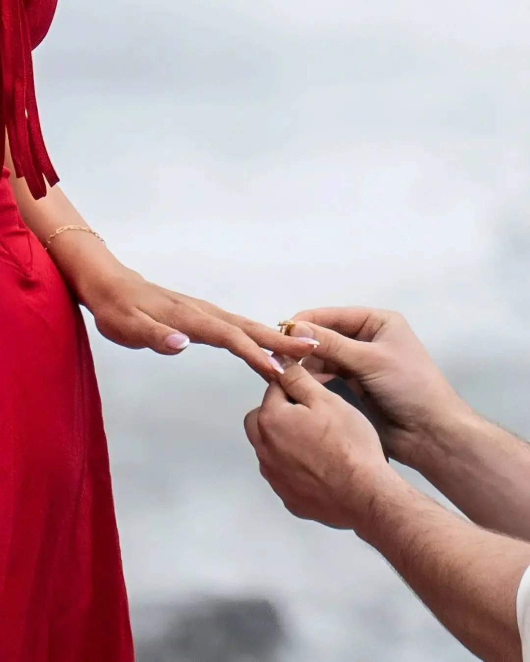 Engaged! 💍💍 CONGRATS! @sydsydbaby @nickpeterson88 #artphotoines 
.
.
#nosaracostarica #nosara #nosaraphotography #nosaraphotographer #weddingphotographer #nosaraweddingphotographer #costaricaweddingphotographer #engagementring #engagementcostarica 