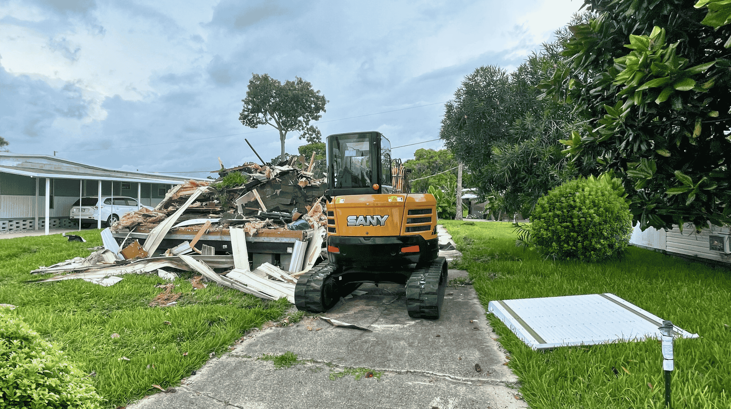Why Mobile Home Removal is Essential for Landowners &amp; Real Estate Investors in Volusia County (2025)