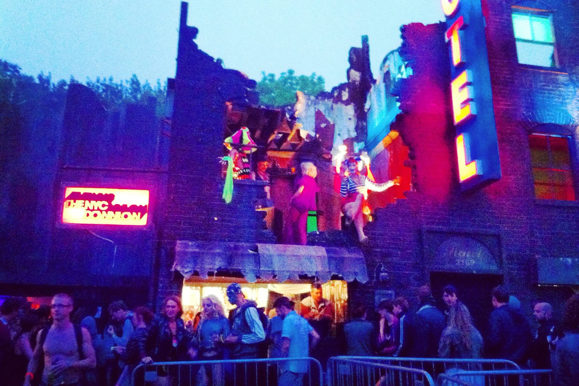Glasto-abisingmin-16.jpg