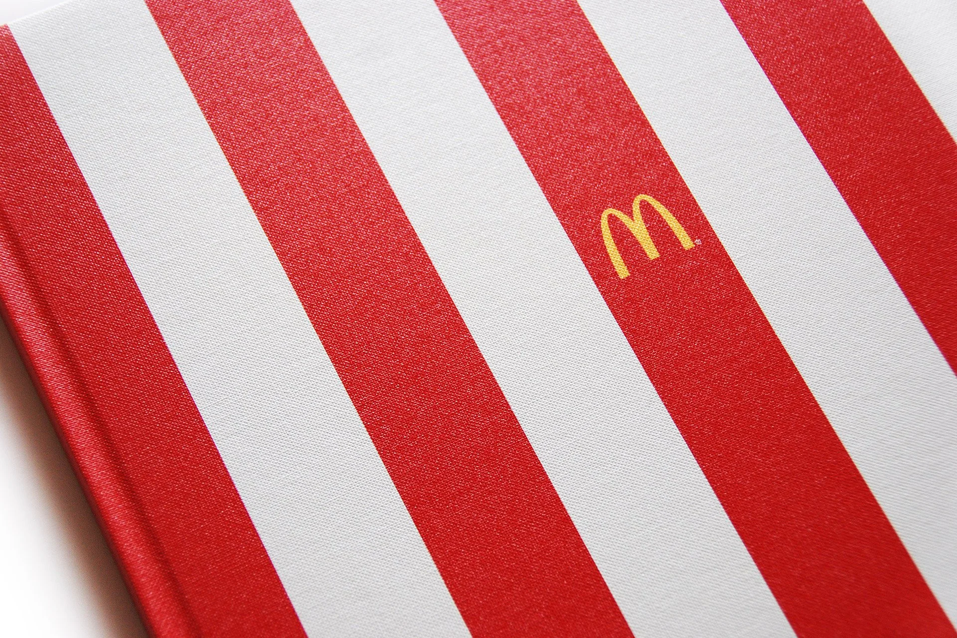 02_Maccas_BrandBook.jpg