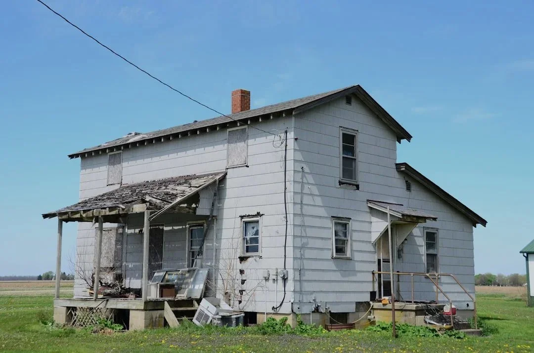 Structural engineer inspecting foundation problems in Chicago residential property