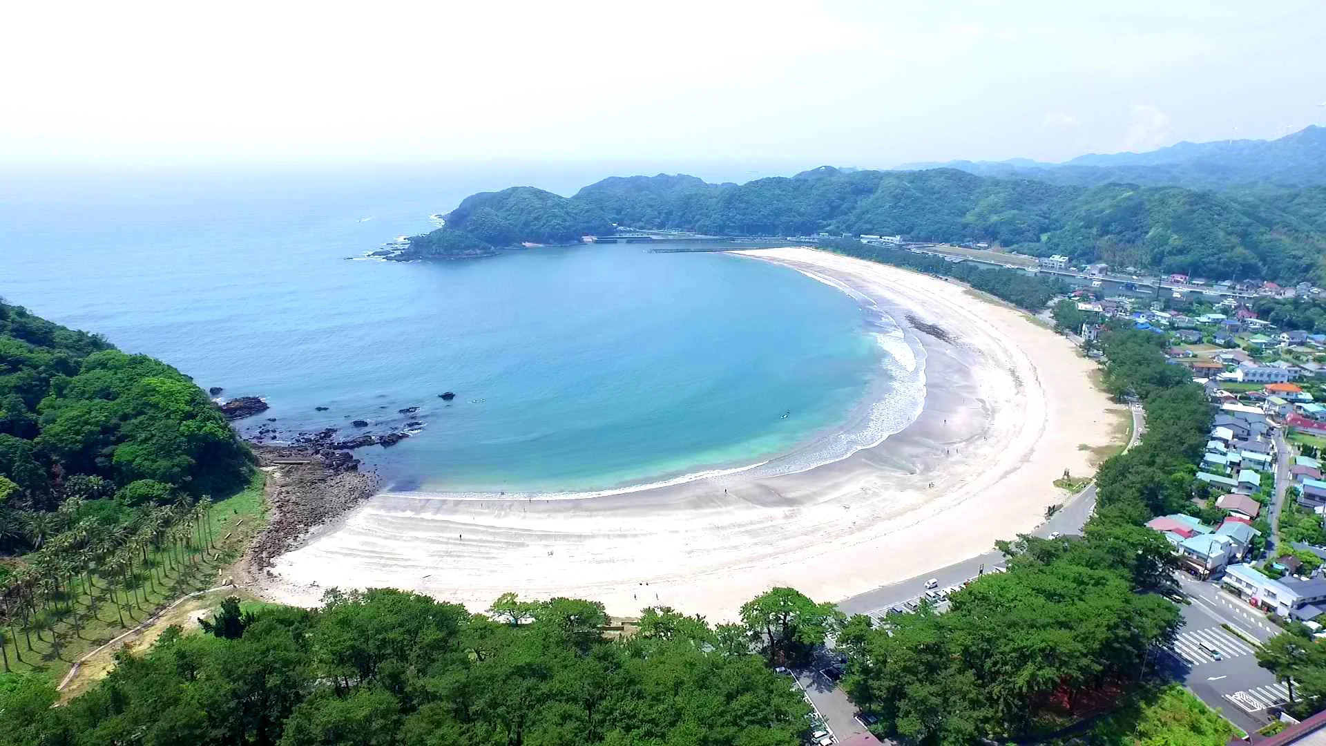 A White-Sand Beach in Fuji-Hakone-Izu National Park — Relaxing by the Sea at Yumigahama Beach