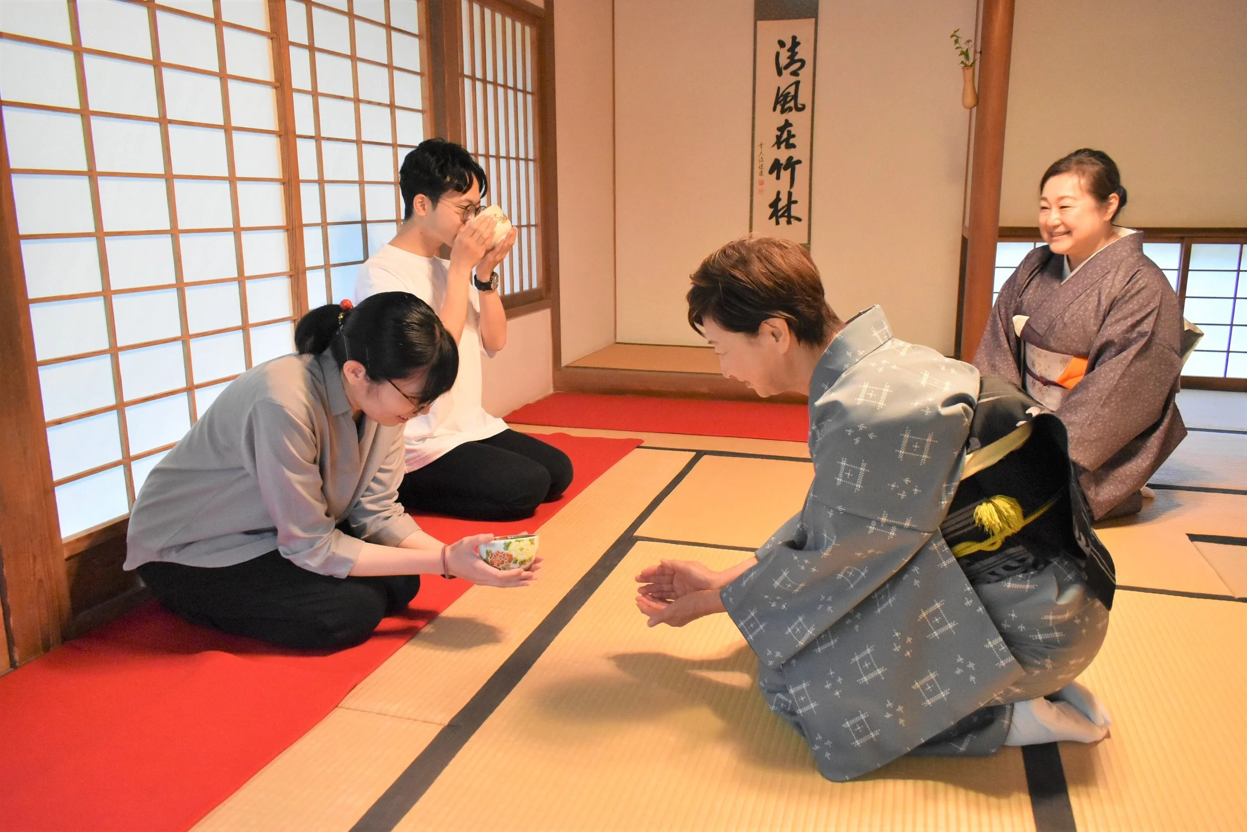 茶の湯体験.jpg