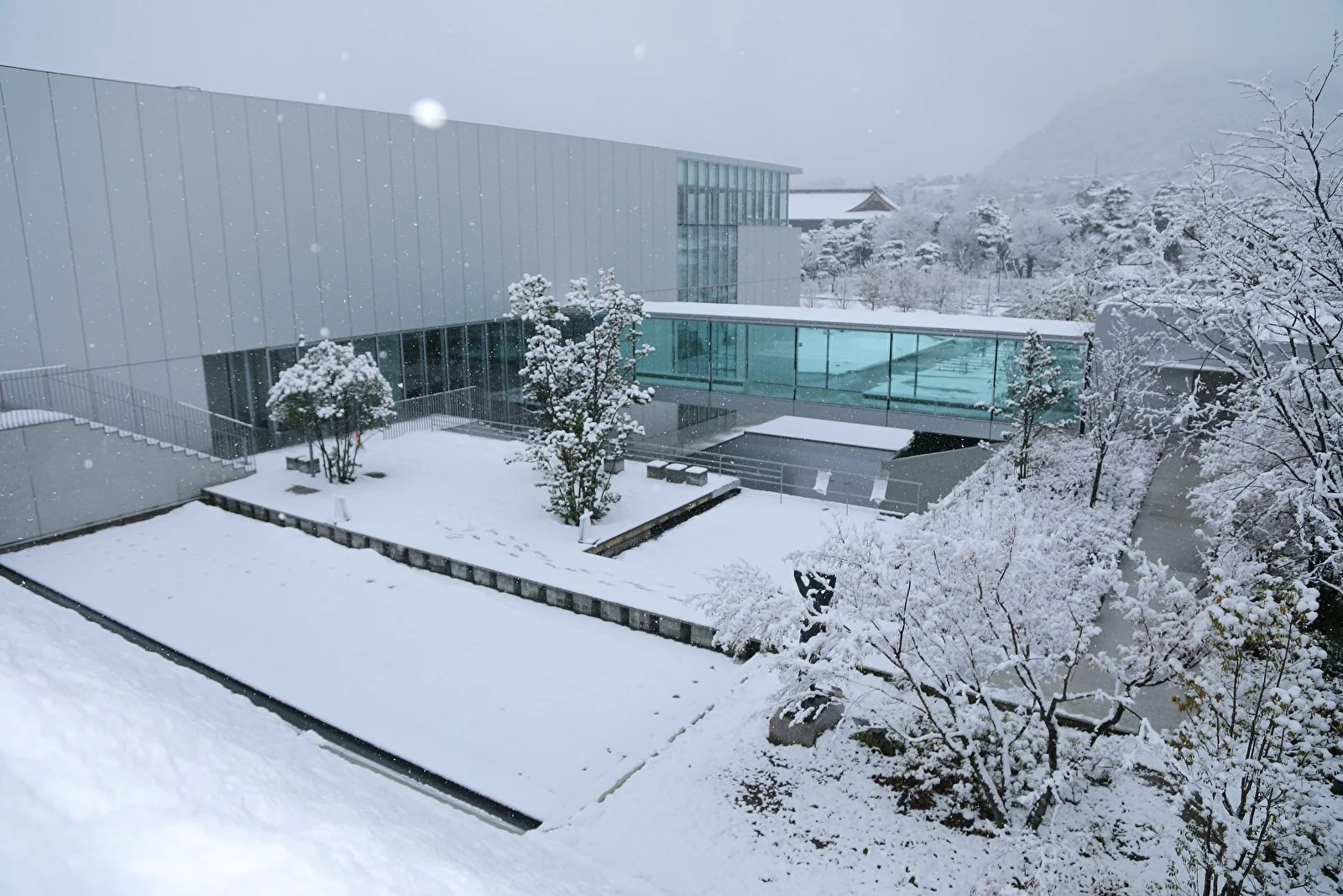 Nagano Prefectural Art Museum冬1 72dpi.jpg