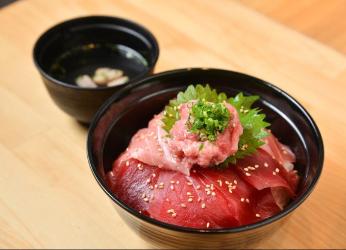 九州まぐろ旦過店