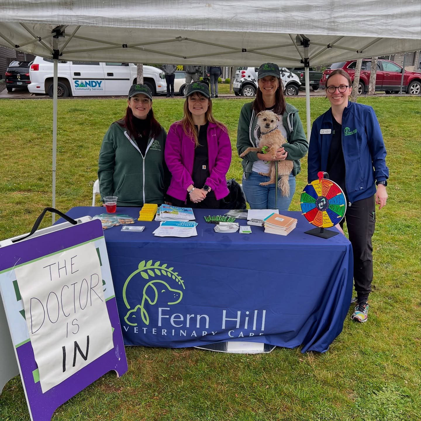 We had so much fun last week at the Yappy Hour event, meeting some neighbors over in Sandy! It was a great experience getting to widen our community, see some cute pups, and share who we are as a clinic. Of course there was some fun trivia and prizes