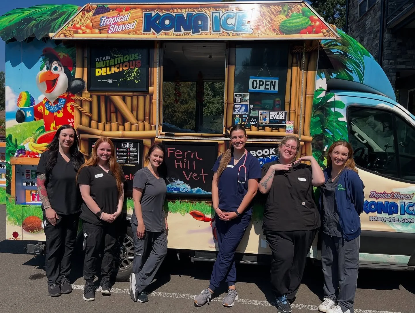 Another great thing that happened on &ldquo;just because&rdquo; day- shaved ice for the crew! Thank you @konaice for stopping by! #shavedice #konaice #justbecauseday #nationaljustbecauseday #dogsofinstagram #catsofinstagram #puppiesofinstagram #kitte