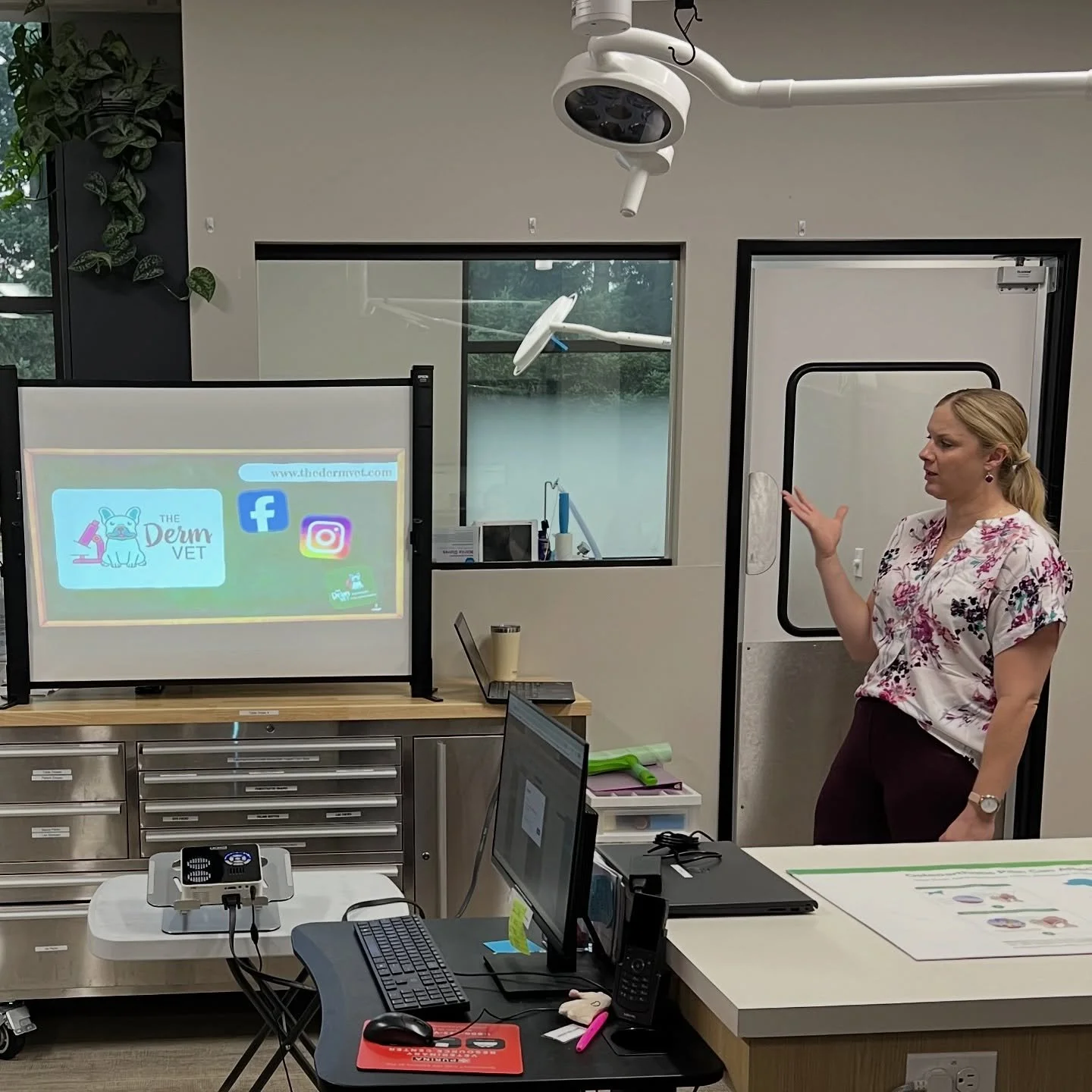 We were so lucky to have @thedermvet stop by and teach us some things about skin cytologies! Dr. Bourgeois had some great advice on sample collection, cytology review, and went over some unusual cases she has seen recently. It was so much fun having 