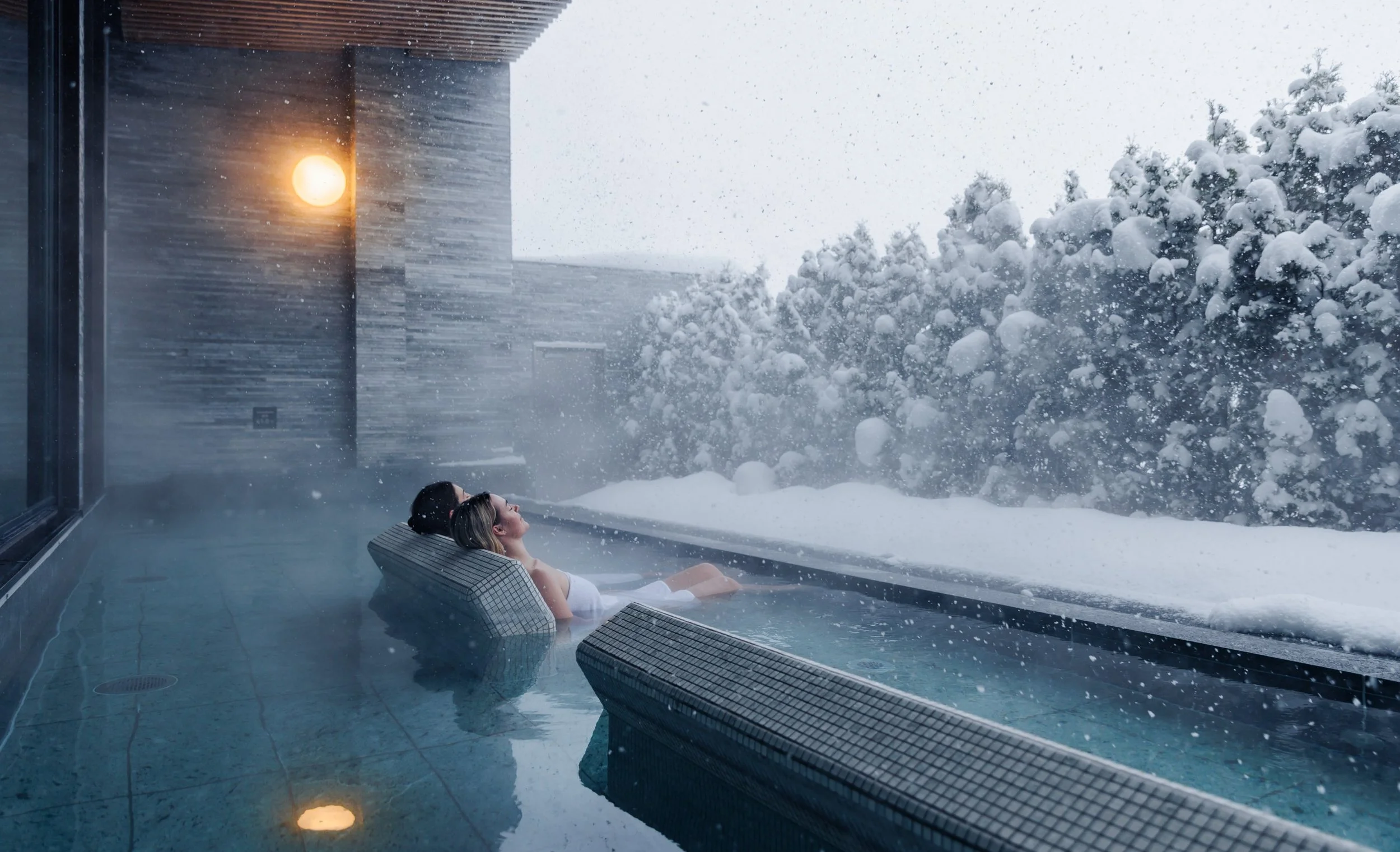 Women Enjoying Kotobuki Onsen - The Vale Rusutsu - Rusutsu