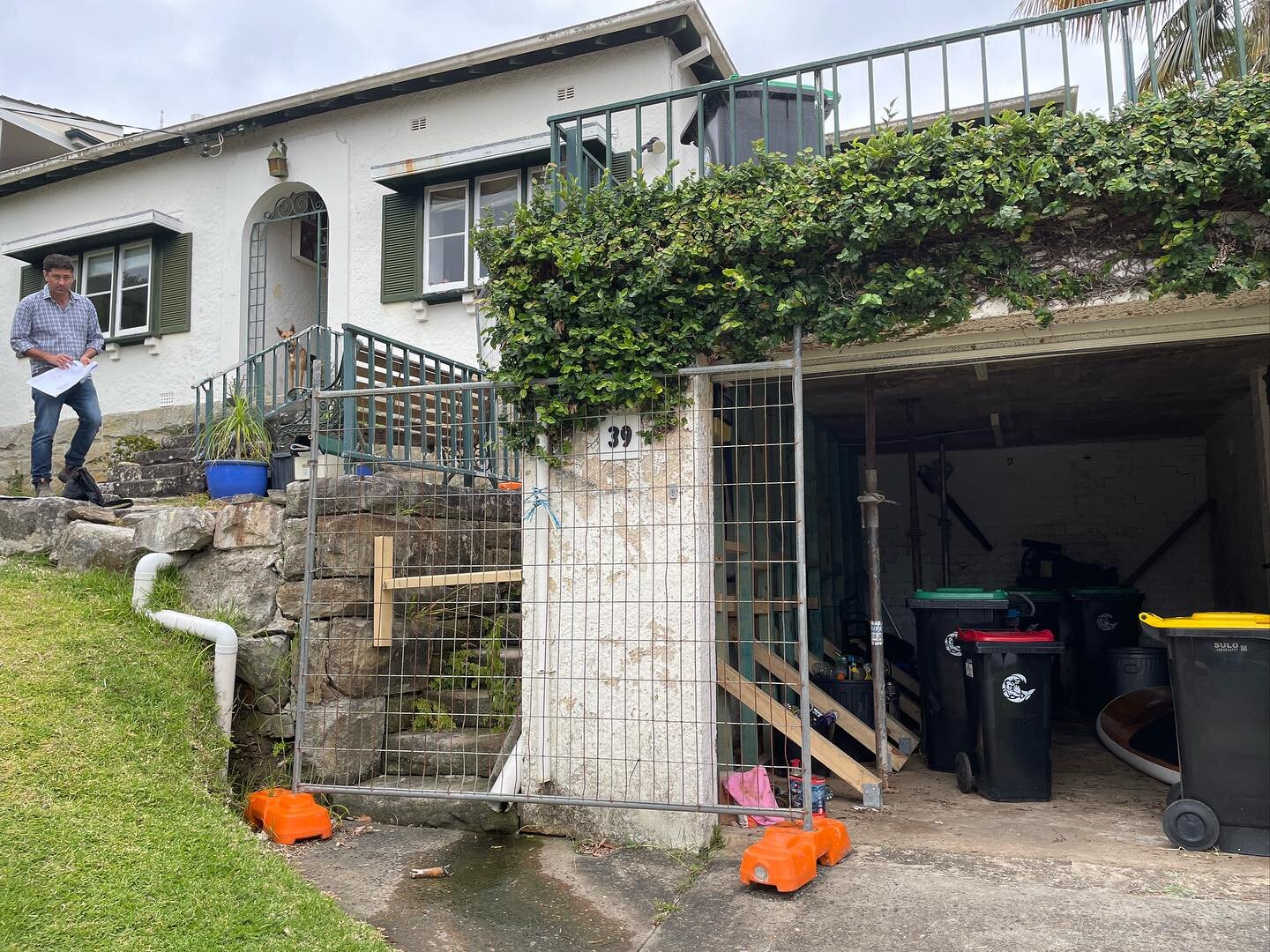 Our team are pushing hard before the long weekend on our Balgowlah Heights project. This project started last year with removing the collapsing single garage and corner of the house. The new larger spaces will add huge value to this home. #esiconstru
