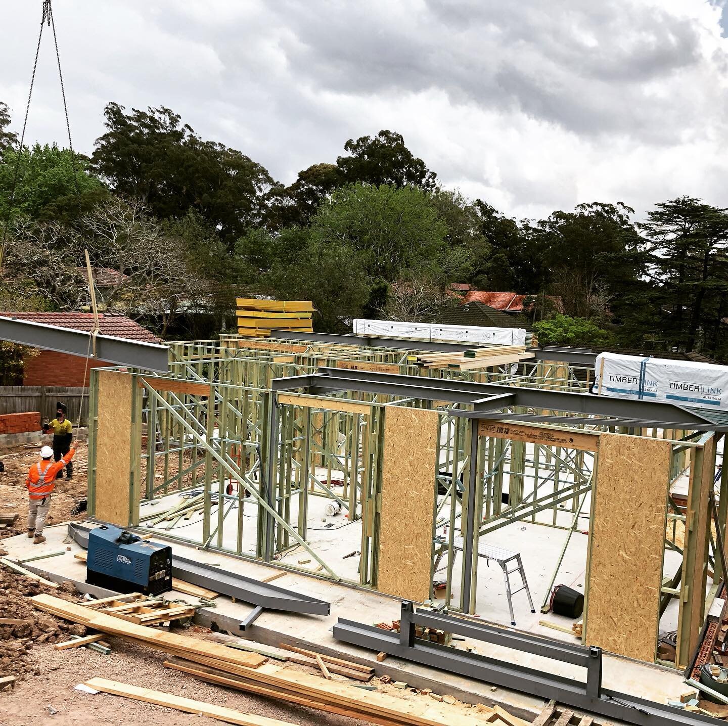 Been a busy couple of weeks on our Turramurra Residential project. #esiconstructions #residentialbuilding #excellenceinconstruction #timberframe #structuralsteel