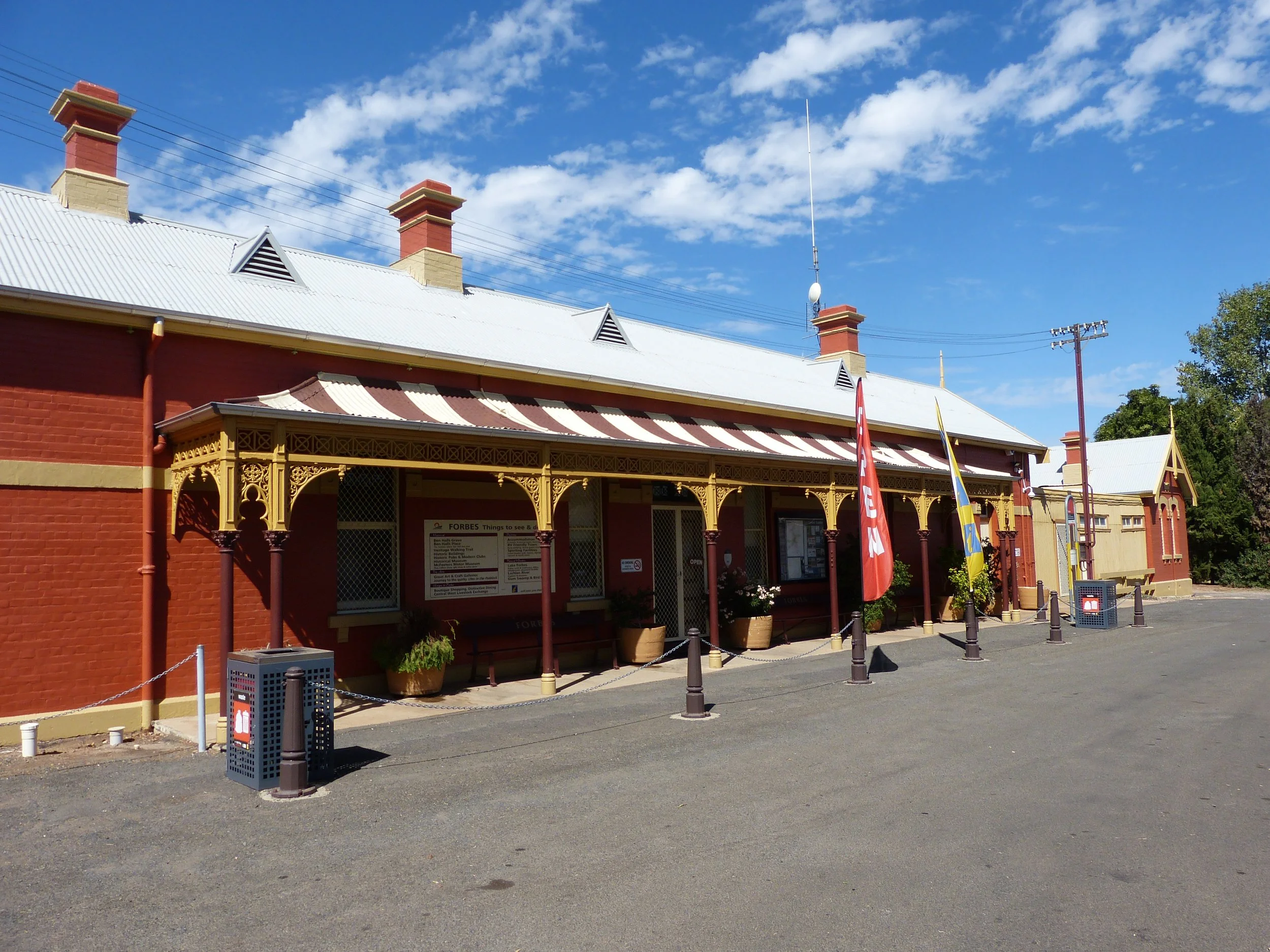 Forbes VIC ext PM.jpg