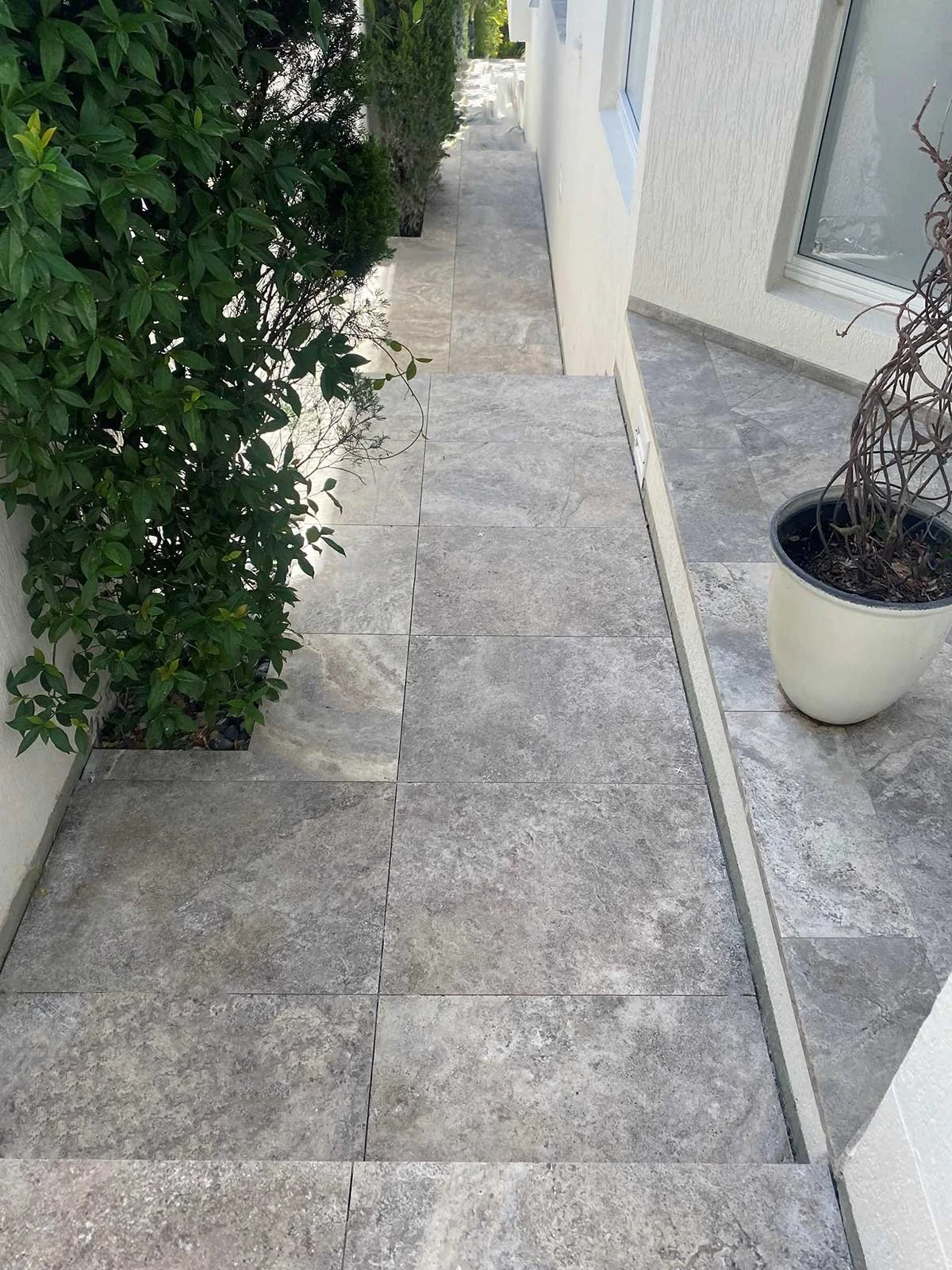 Silver-Travertine-Web-4.jpg