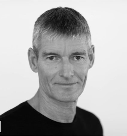 Tom er fysioterapeut og har slidgigt i begge knæ - denne behandling gjorde forskellen